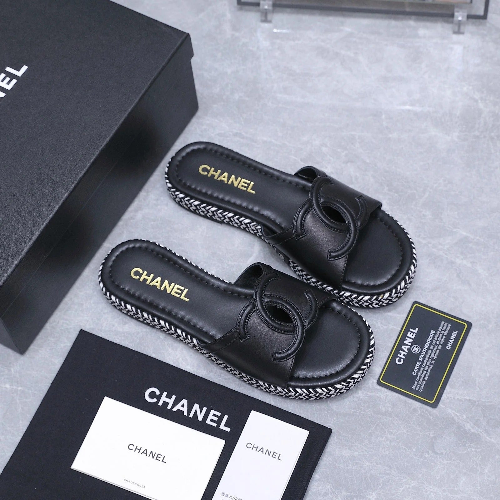 Chanel 2026 Slippers Black Sheepskin 758402