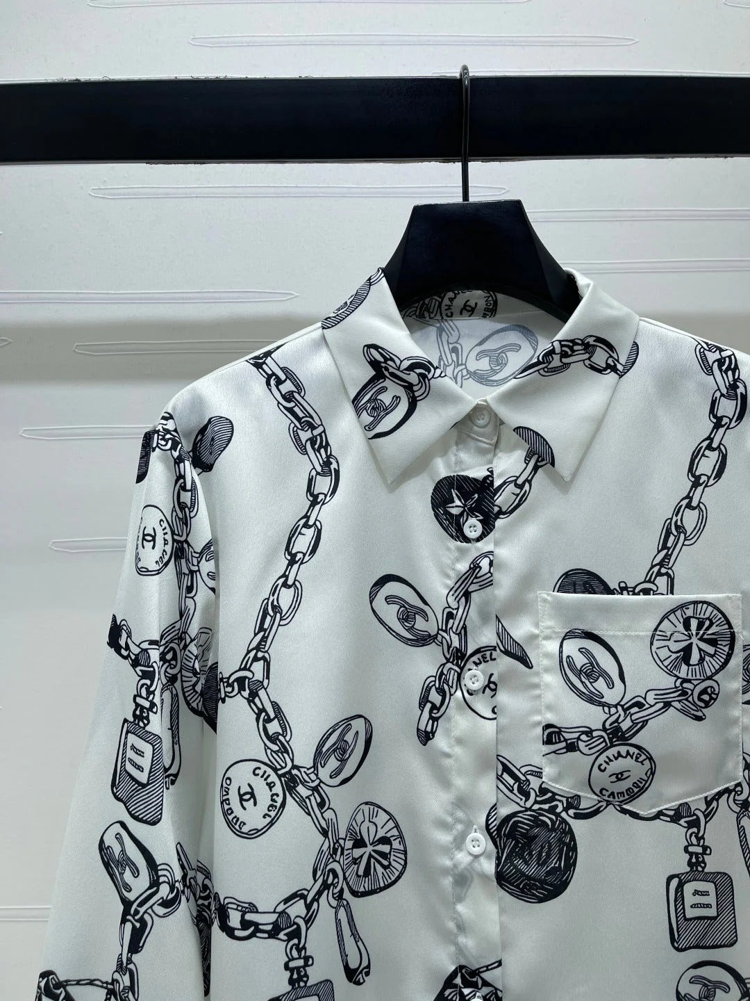 Chanel 2026 Long-sleeved Shirt With Chain Pattern 289851