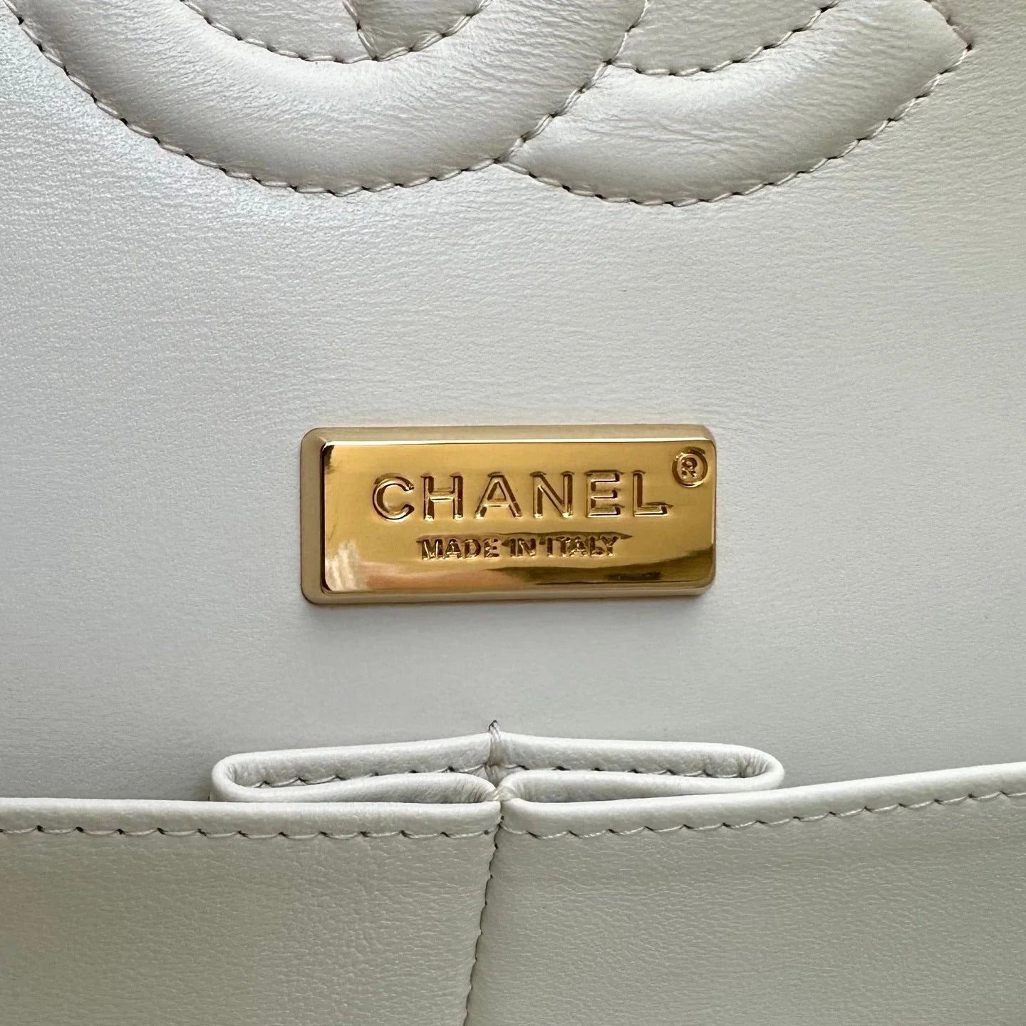 Chanel 2026 Classic 11.12 Bag 25.5cm White Red Woven Leather