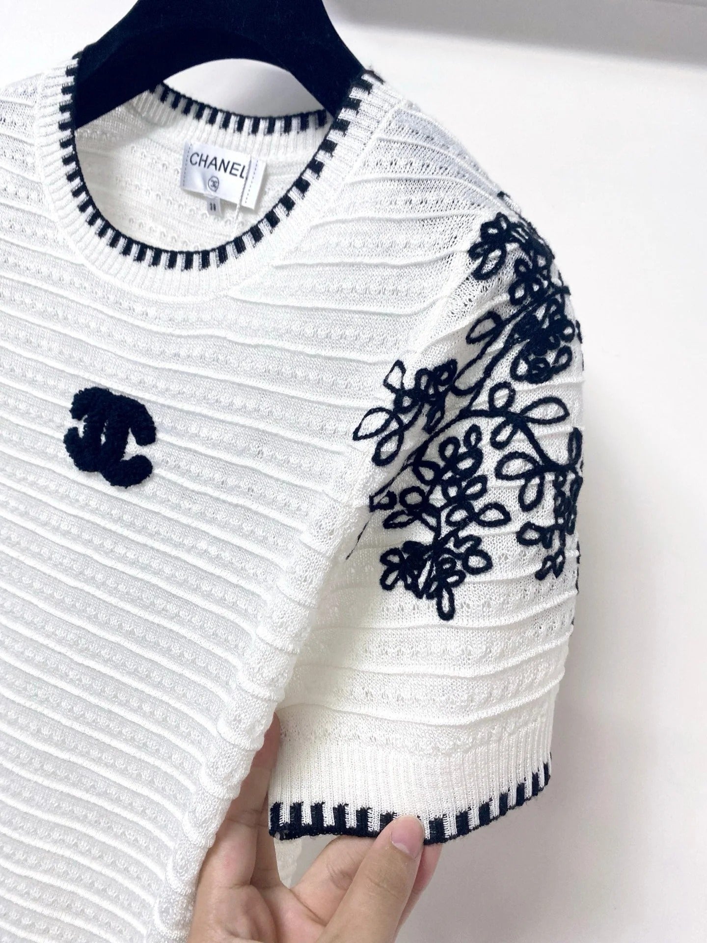 Chanel Short-Sleeve T-Shirt White in Wool 305895