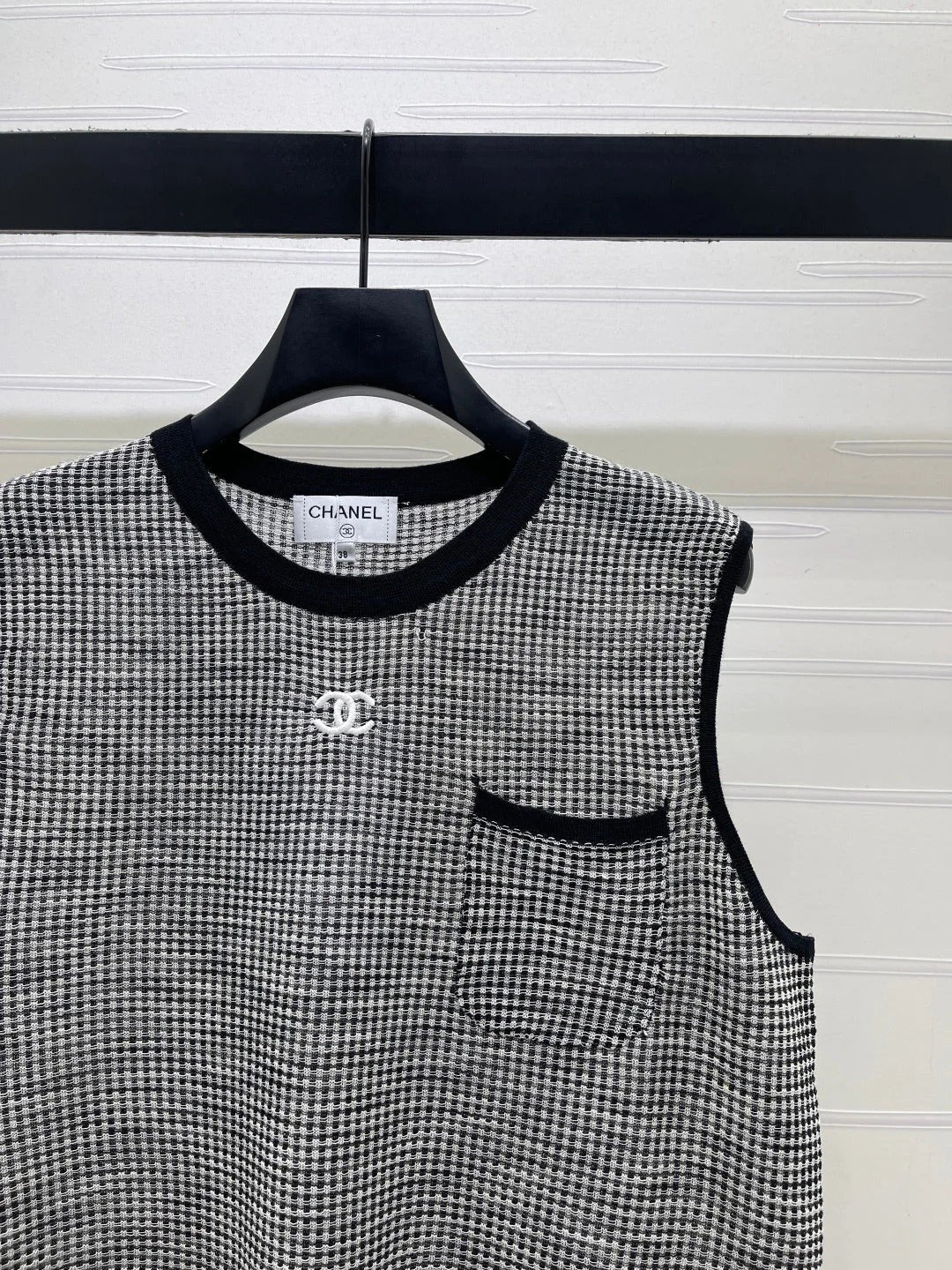 Chanel 2026 Plaid Knit Vest Wool 677744