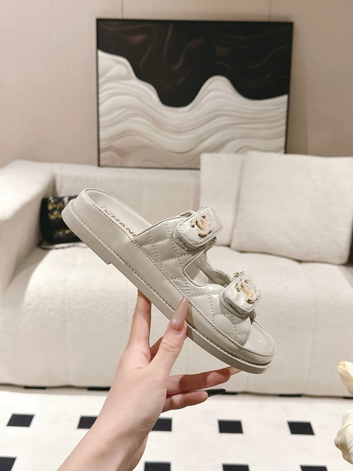 CC 25 Dad Sandal Mule Beige Gray Patent Leather 237584