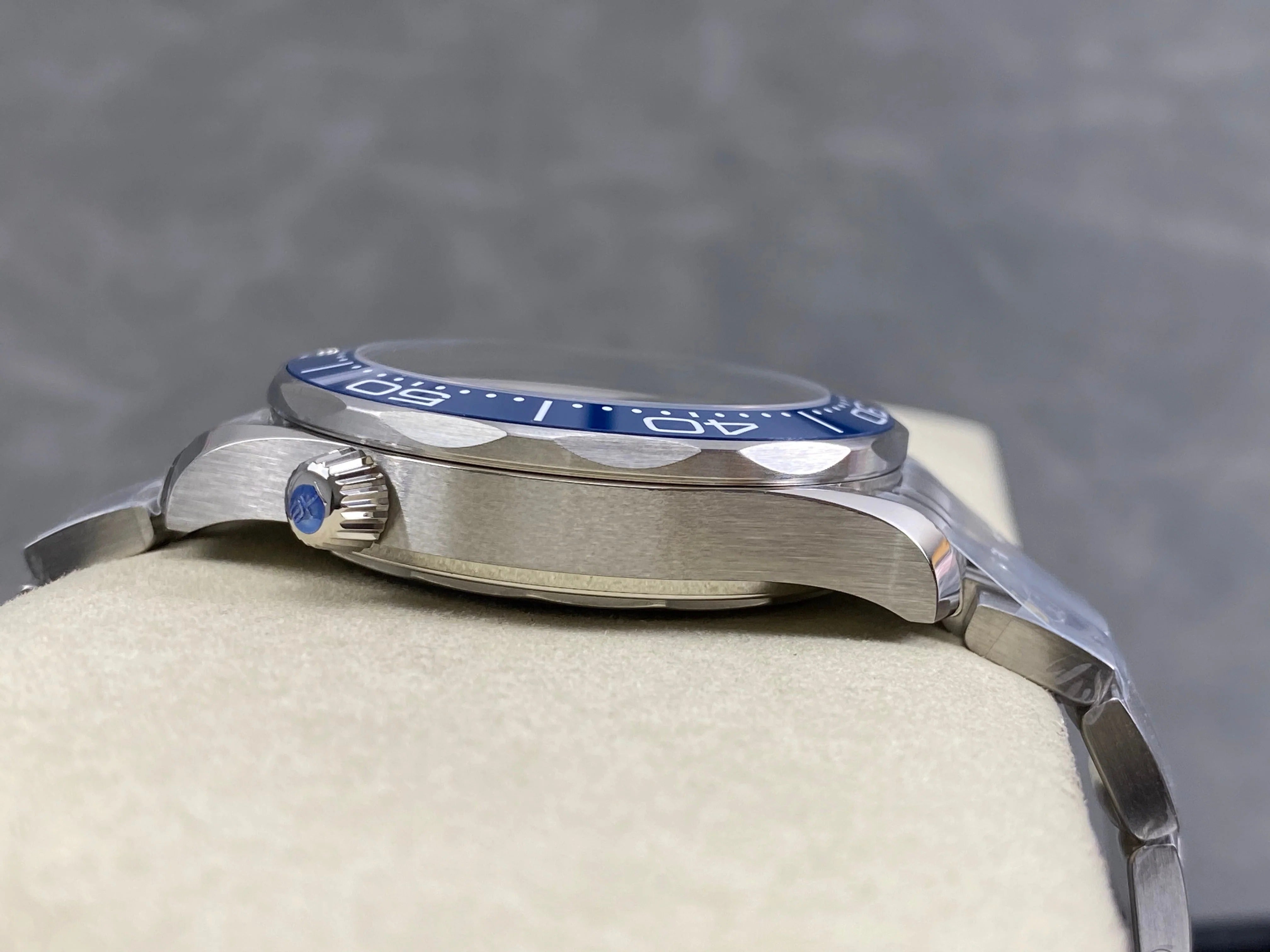 Omega Seamaster 42mm White Dial Blue Bezel Steel