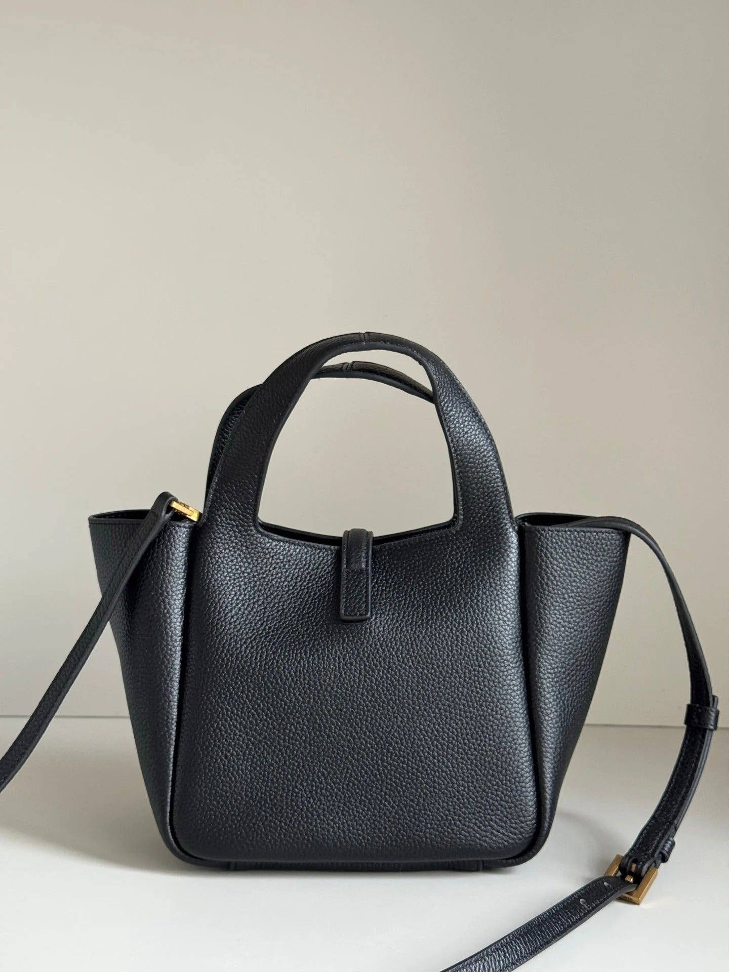 YSL 2026 Saint Laurent Le 5 à 7 Baby Bea 18cm Suede And Leather