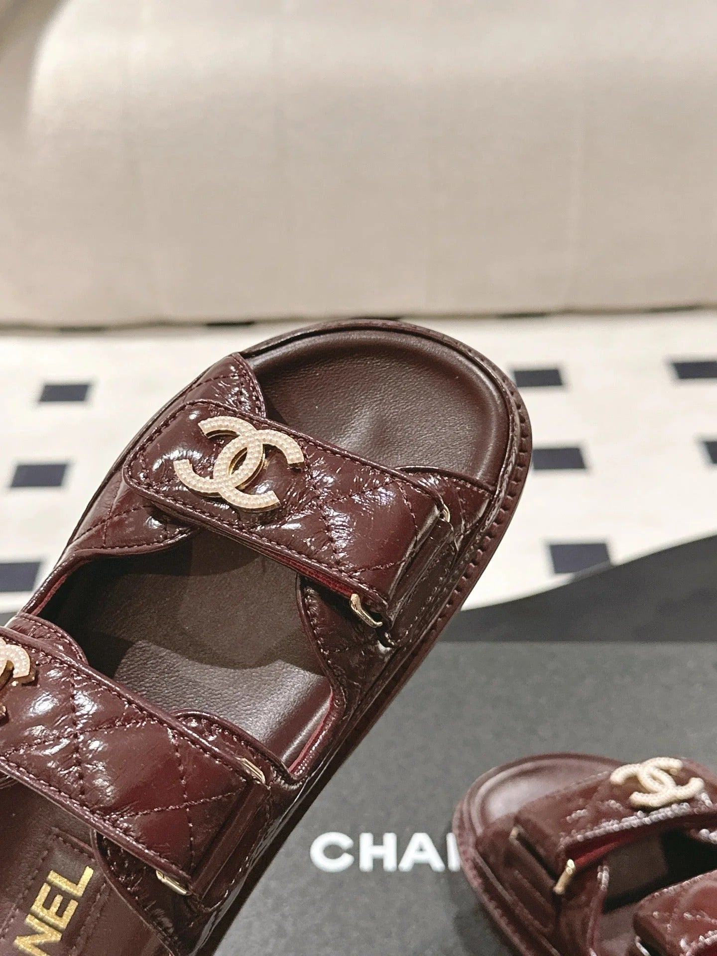 CC 25 Dad Sandal Mule Deep Brown Patent Leather 237578