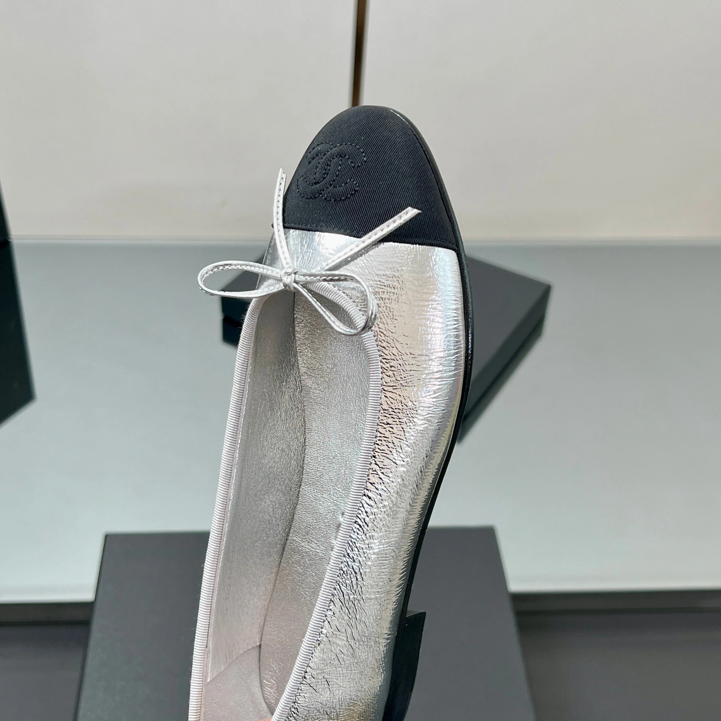 CC Ballet Flats 20mm Silver Metallic Sheepskin Black Grosgrain 266677