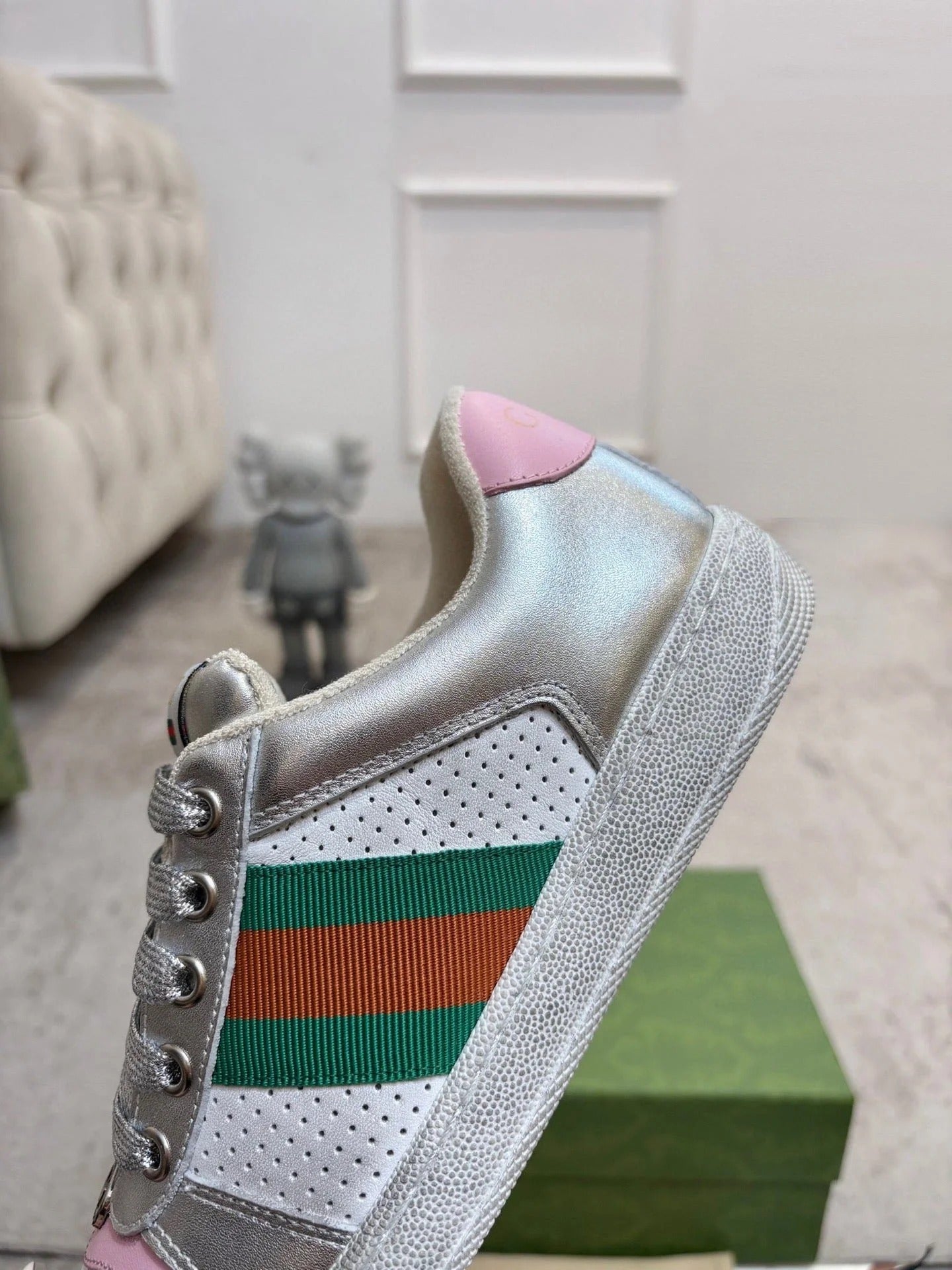 GG 26ss Screener Sneaker Sliver Metallic Cowhide 697185