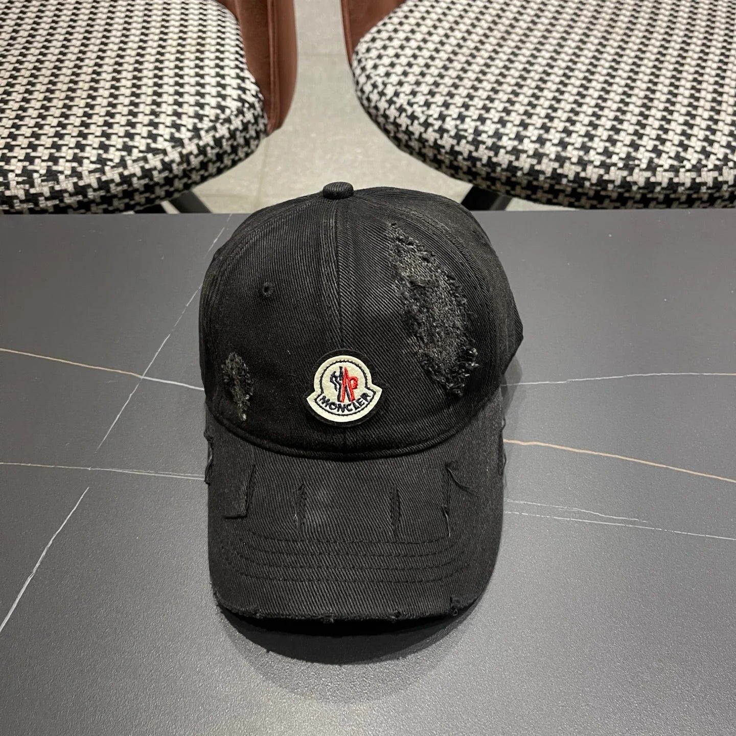 Moncler Ripped Hat 195955