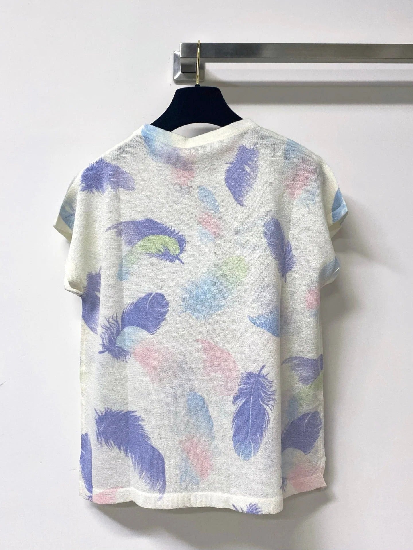 Chanel 2026 Striking Pastel Feather Pattern Short-sleeved Shirt Acrylic 295265