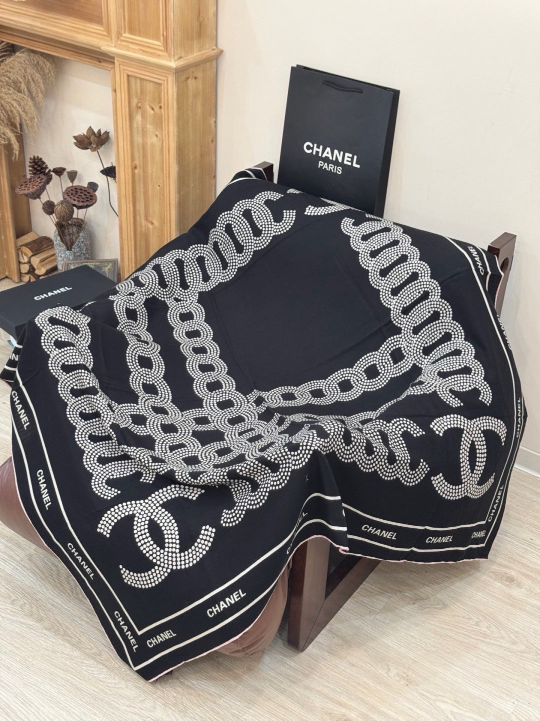 Chanel 26s Scarf 140 In Cashmere Silk 309308