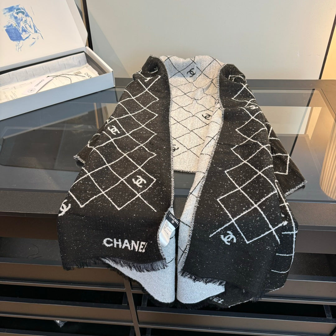 CC 25 Diamond Logo Scarf 198cm Black Sheep Wool 293476