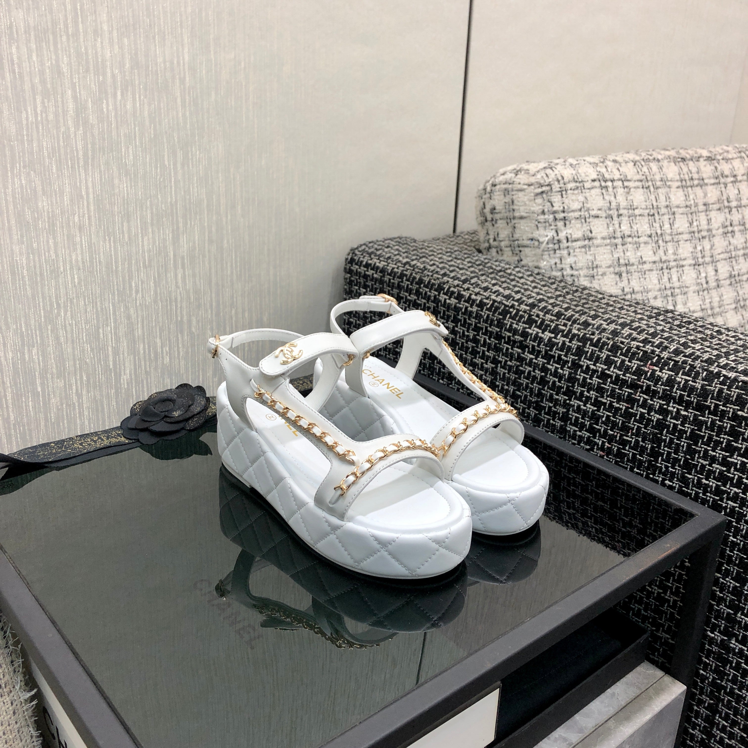 CC Platform Sandals Quilted Chain White Lambskin 602506