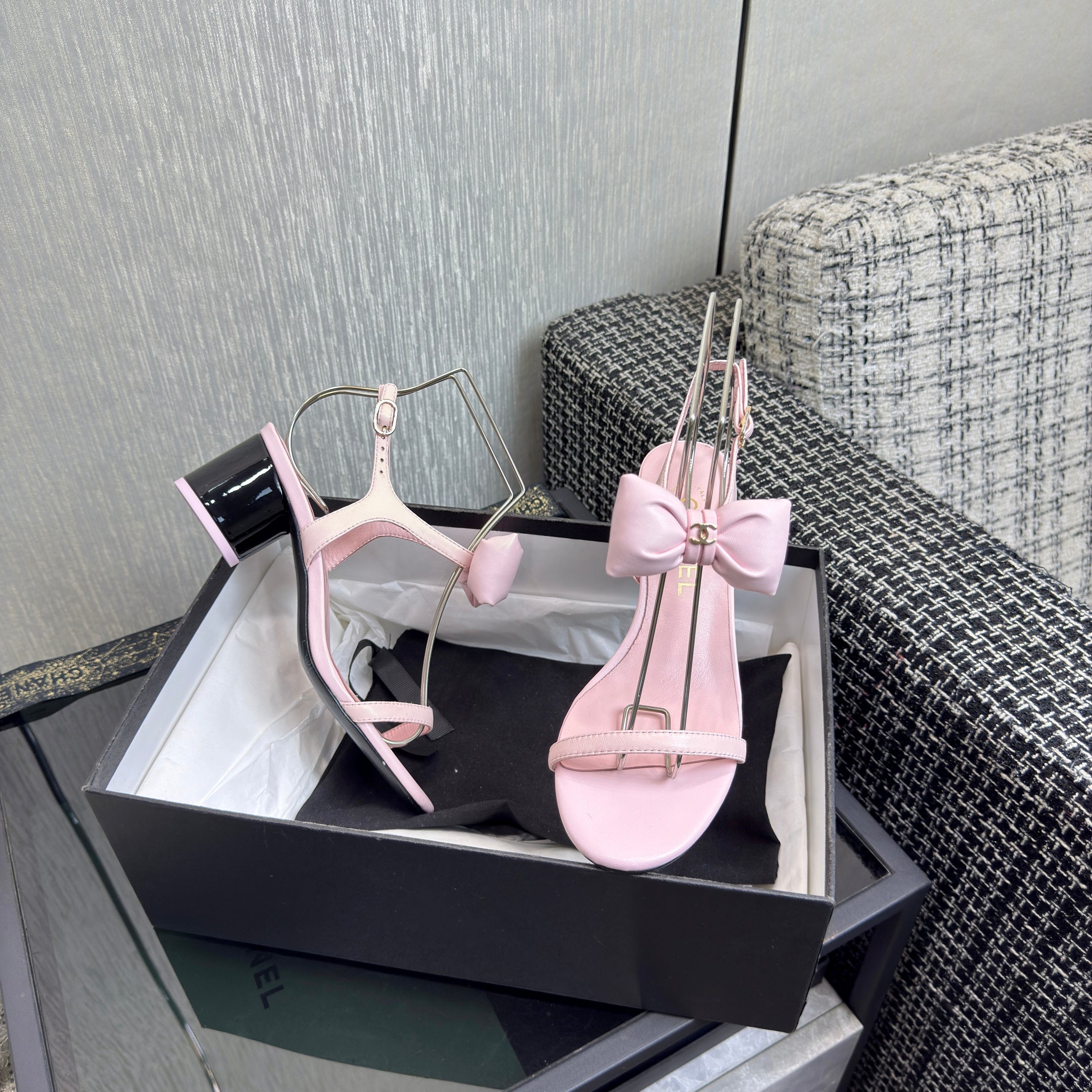 CC 25P Bow-Adorned Fairy Sandals Soft Pink Sheepskin 602502