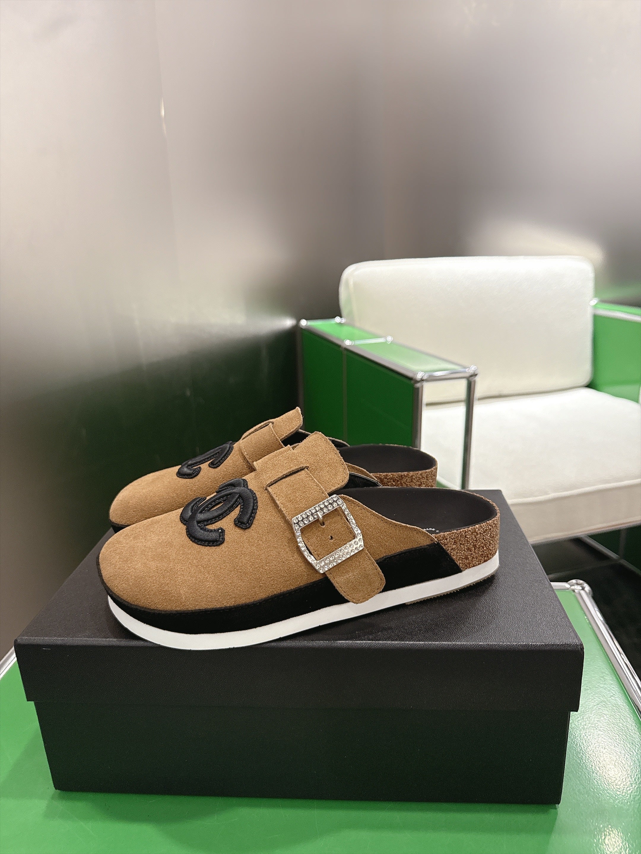 CC Logo Slip-On Mules Brown Suede 960362
