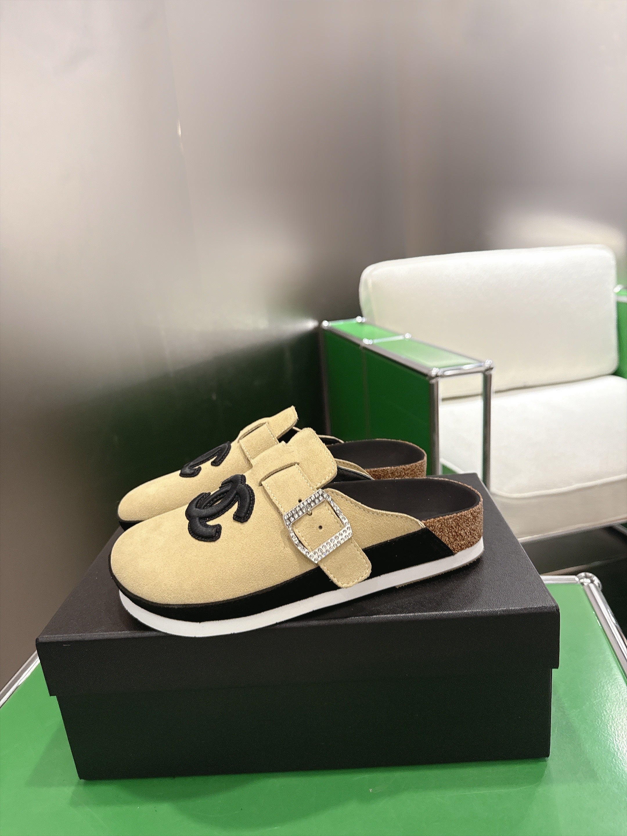 CC Logo Slip-On Mules Beige Suede 960364