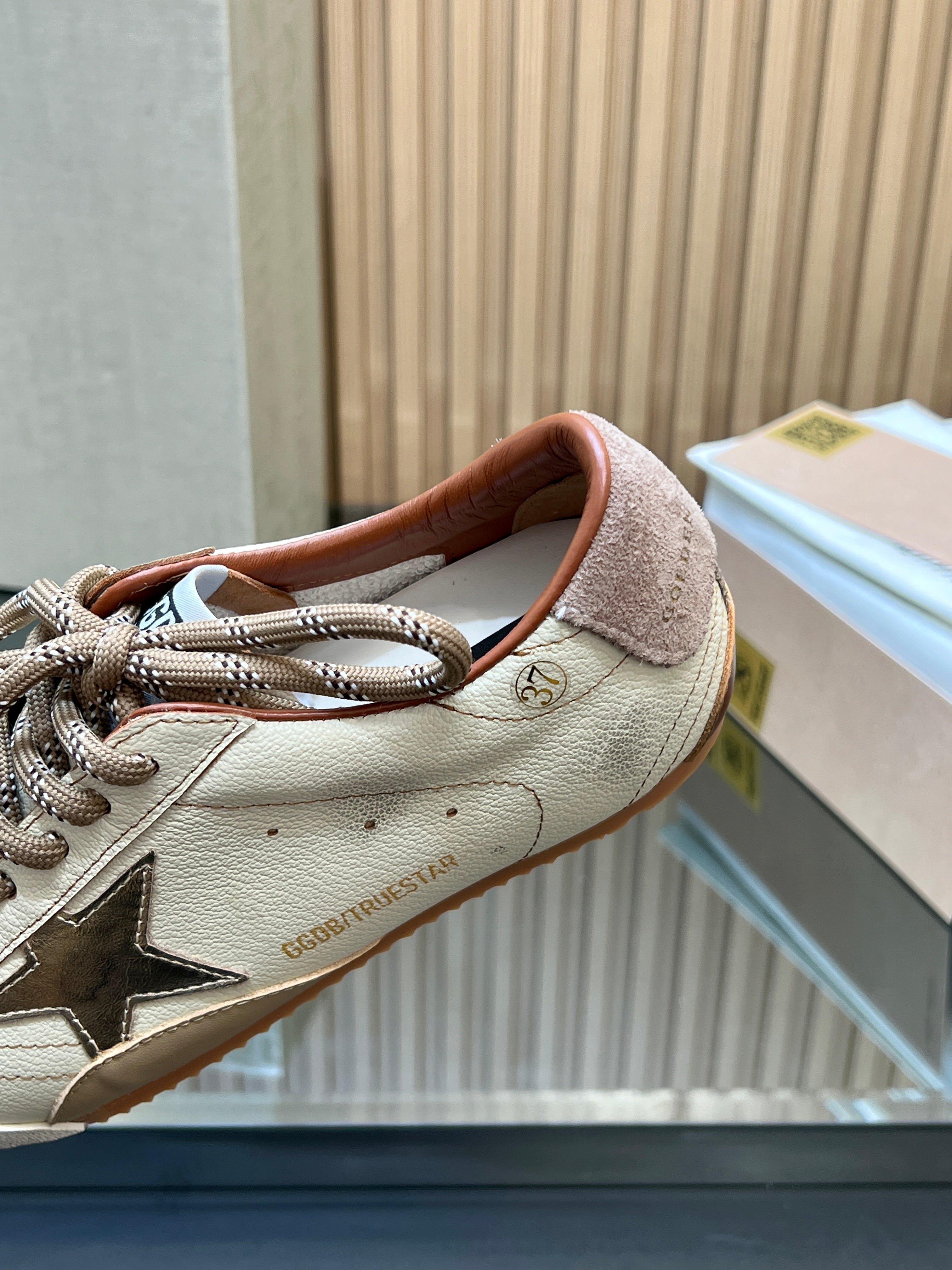GGDB True-Star Sneaker Ivory Calfskin 665958