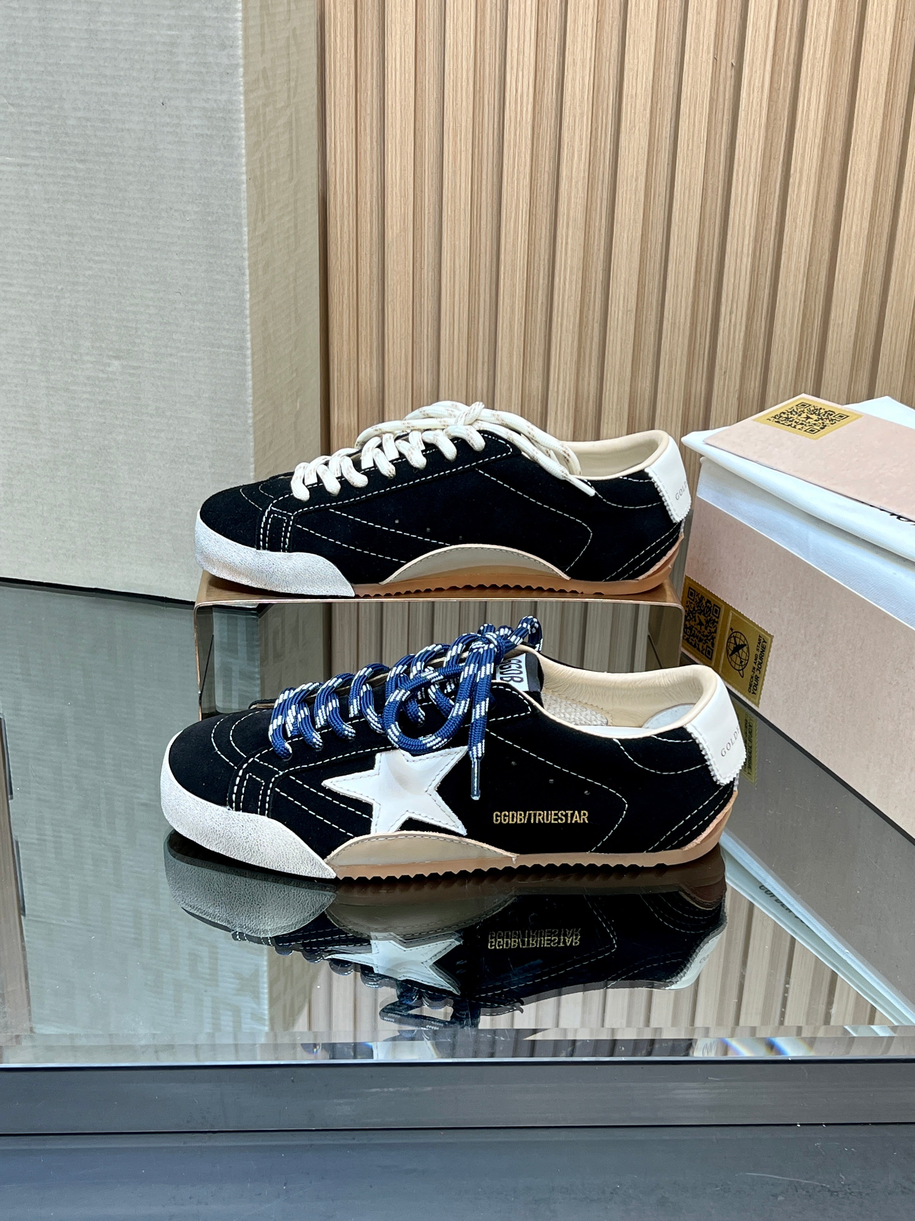 GGDB True-Star Sneaker Black Suede 665961