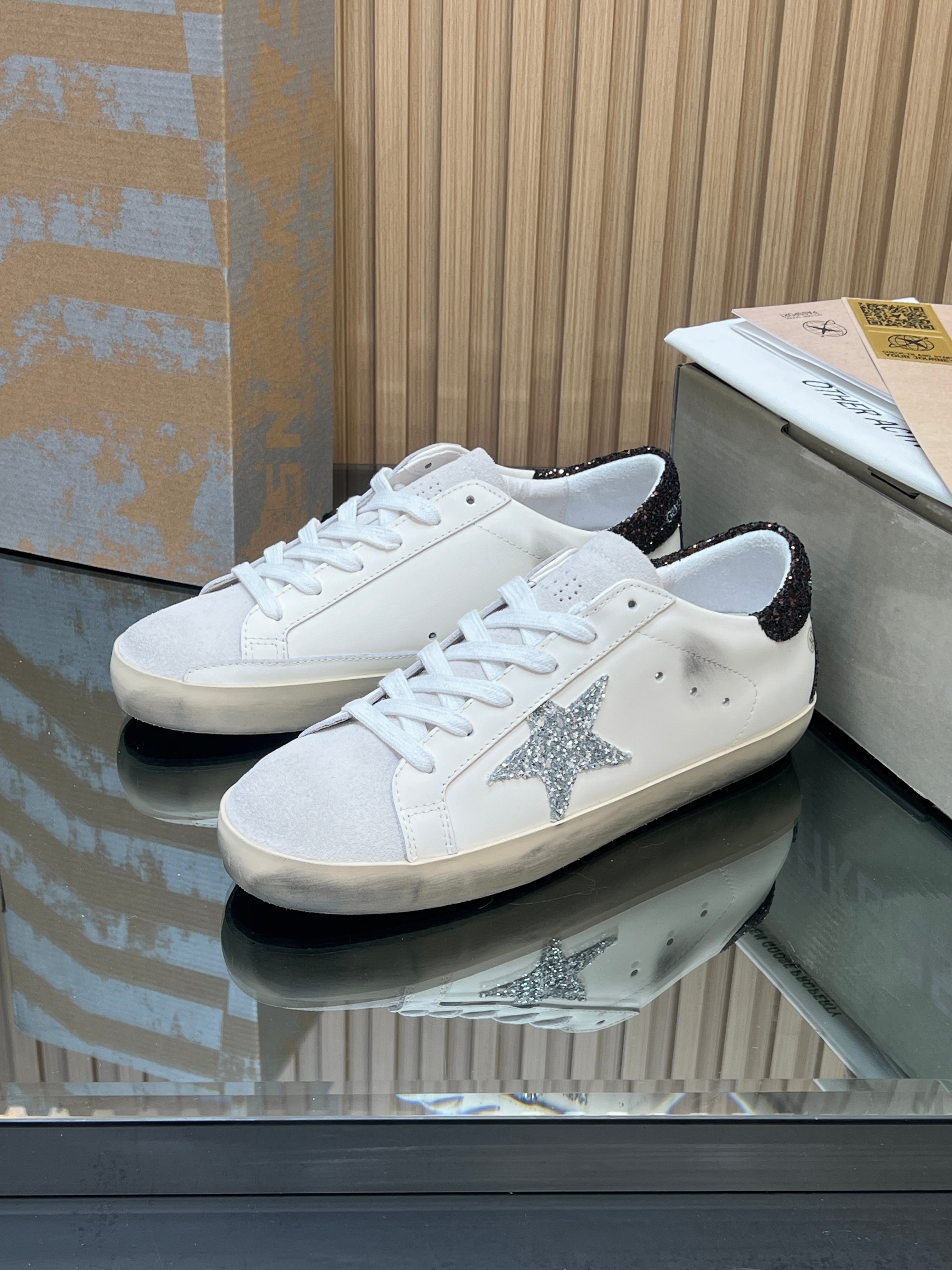 GGDB True-Star Sneaker White Suede Leather 665957