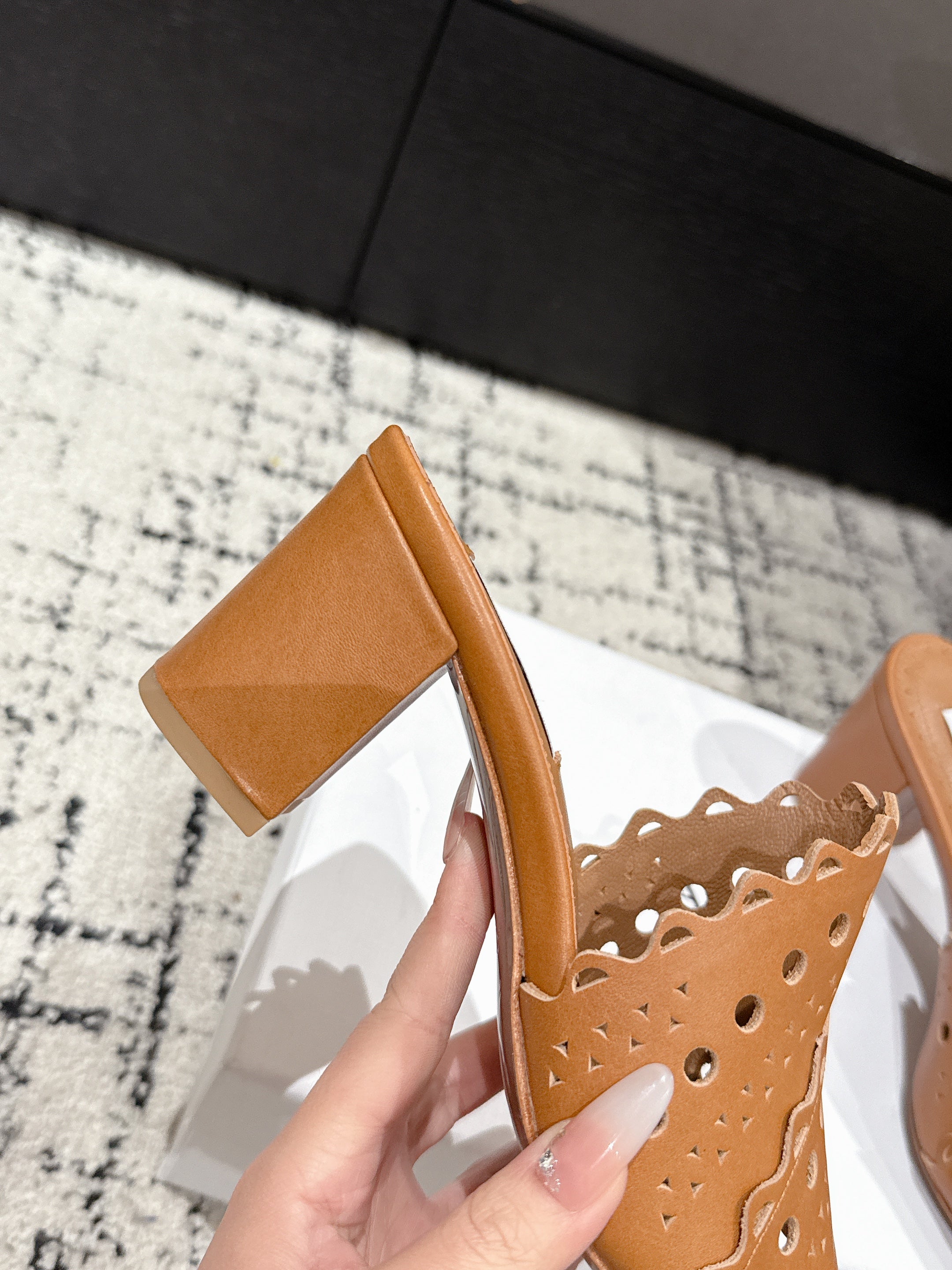 Alaia Vienne Mule Heeled Sandals 70mm Gold Leather 232503