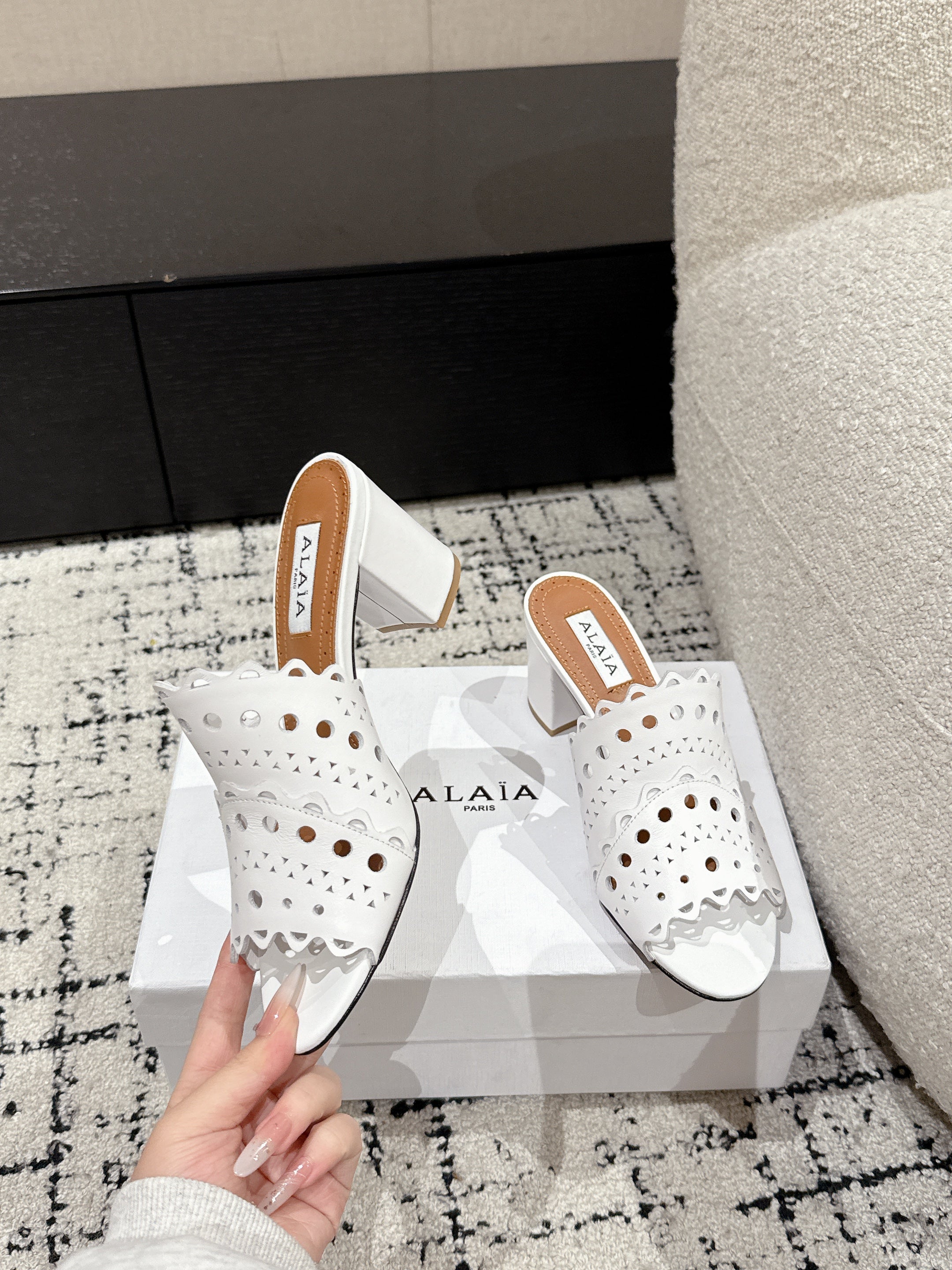 Alaia Vienne Mule Heeled Sandals 70mm White Leather 232504