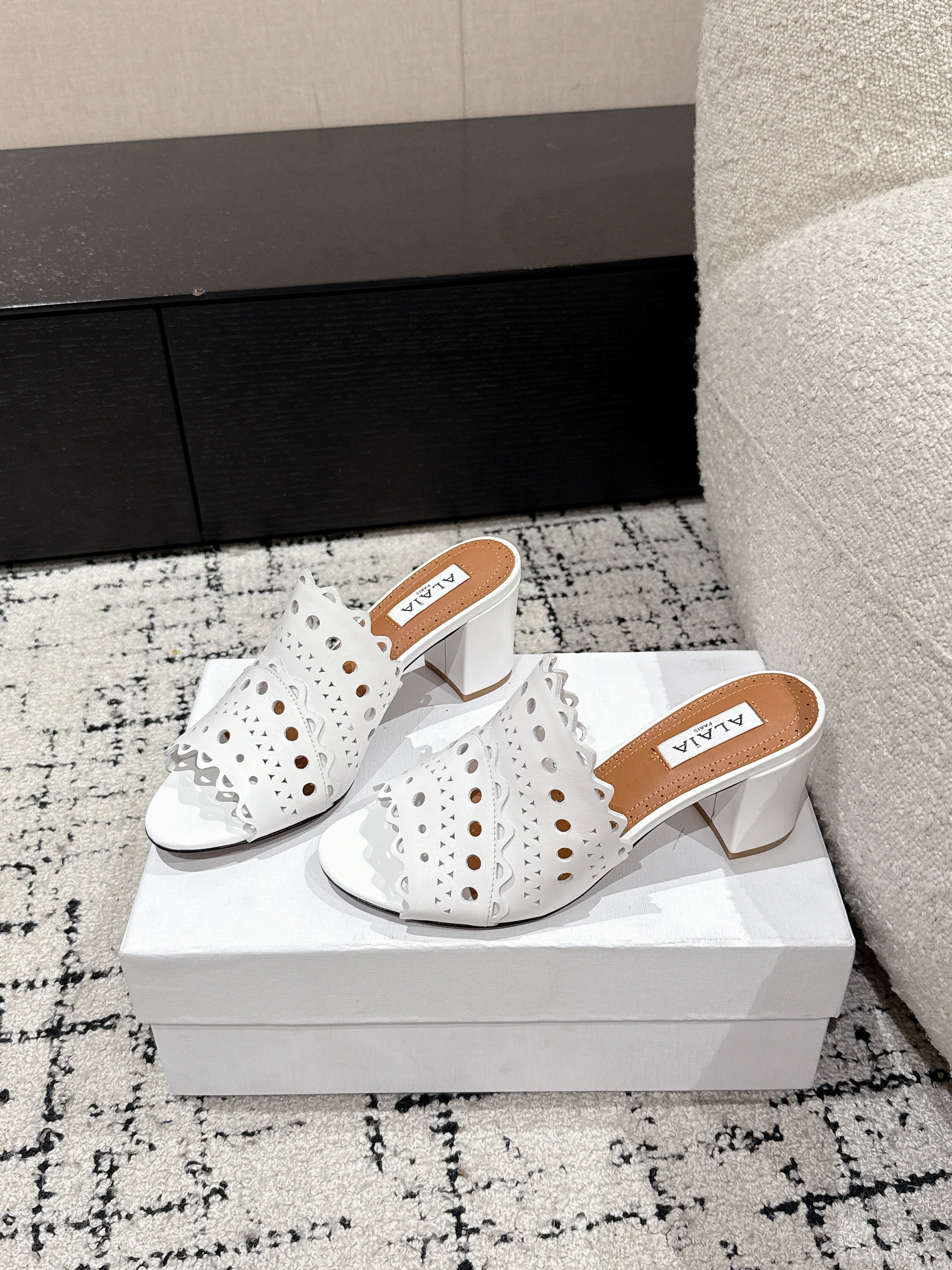 Alaia Vienne Mule Heeled Sandals 70mm White Leather 232504