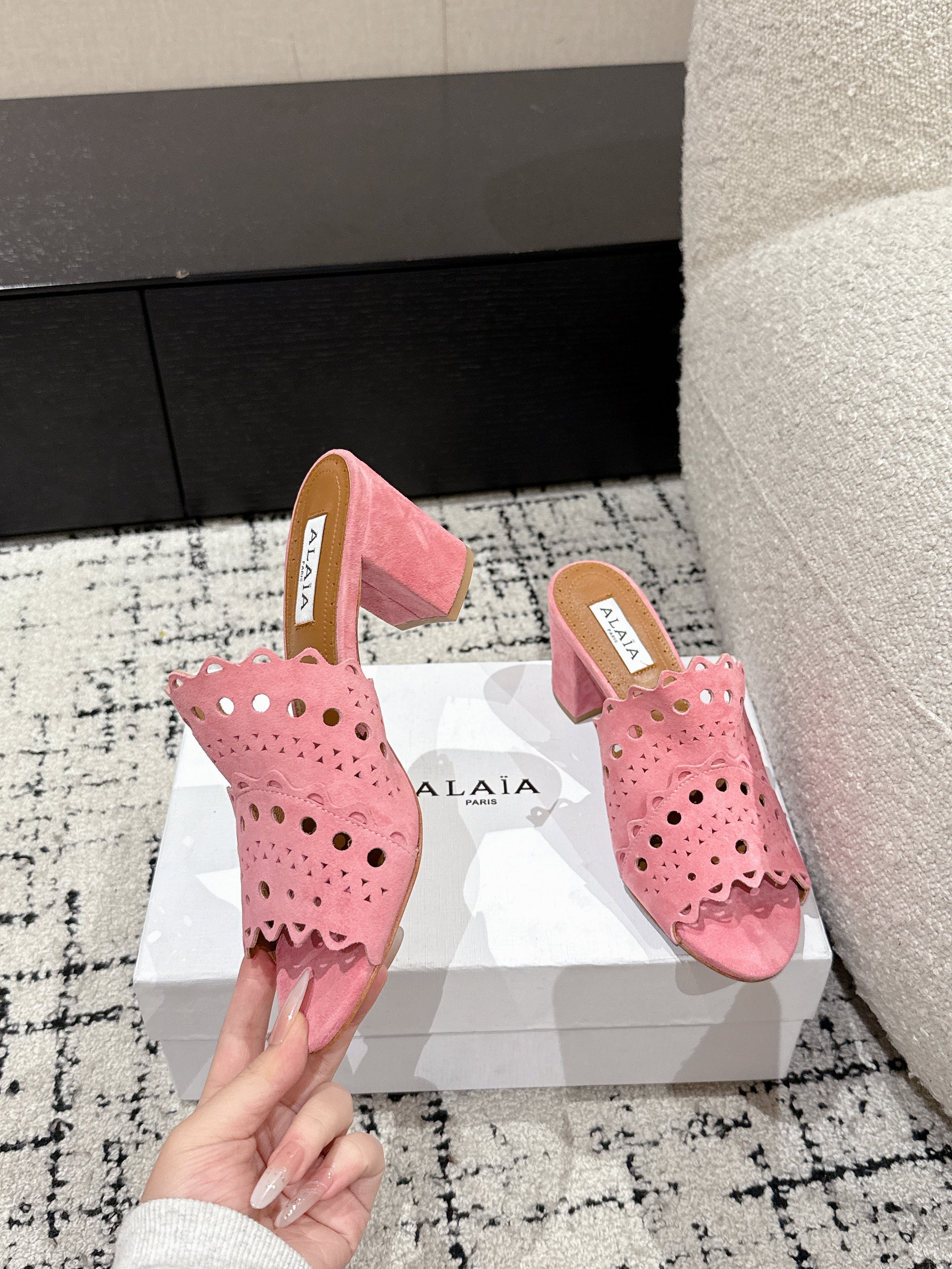 Alaia Vienne Mule Heeled Sandals 70mm Pink Suede Leather 232506