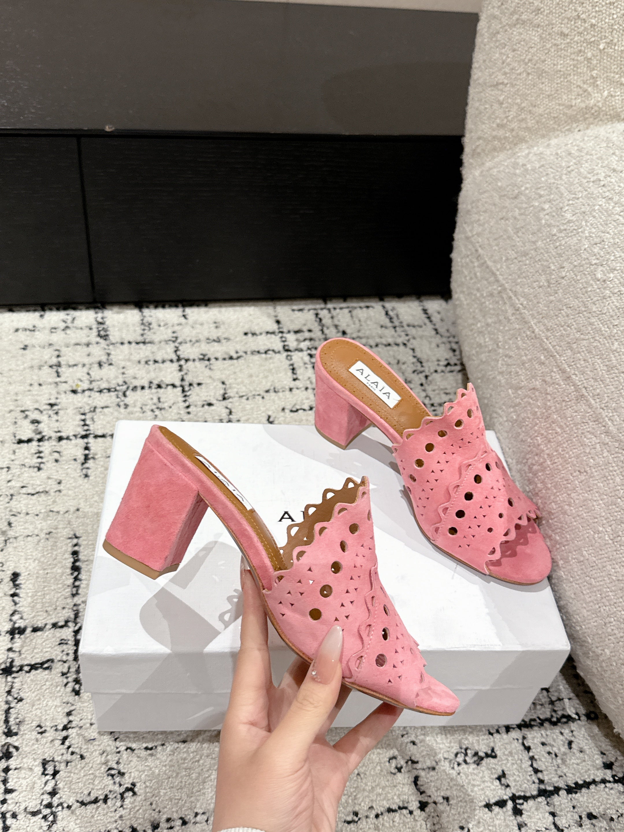 Alaia Vienne Mule Heeled Sandals 70mm Pink Suede Leather 232506