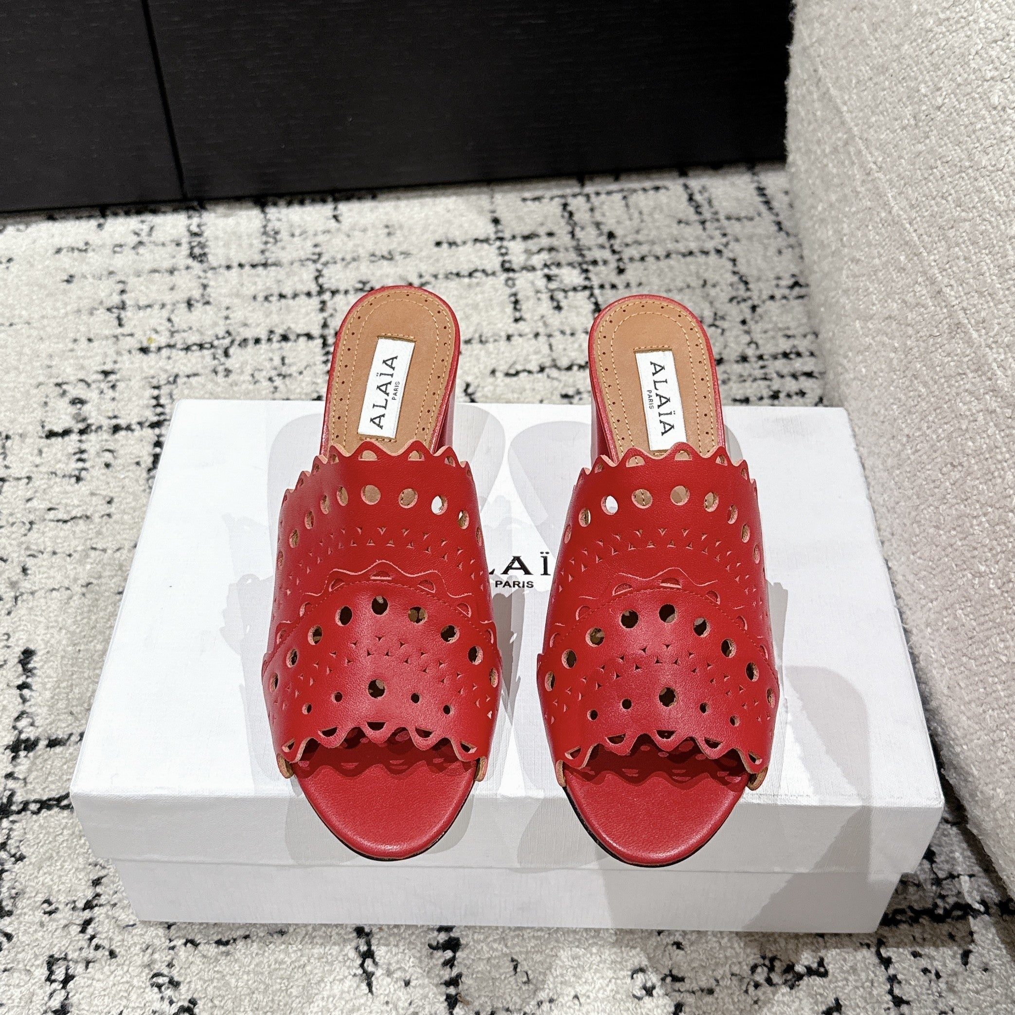 Alaia Vienne Mule Heeled Sandals 70mm Red Leather 232505