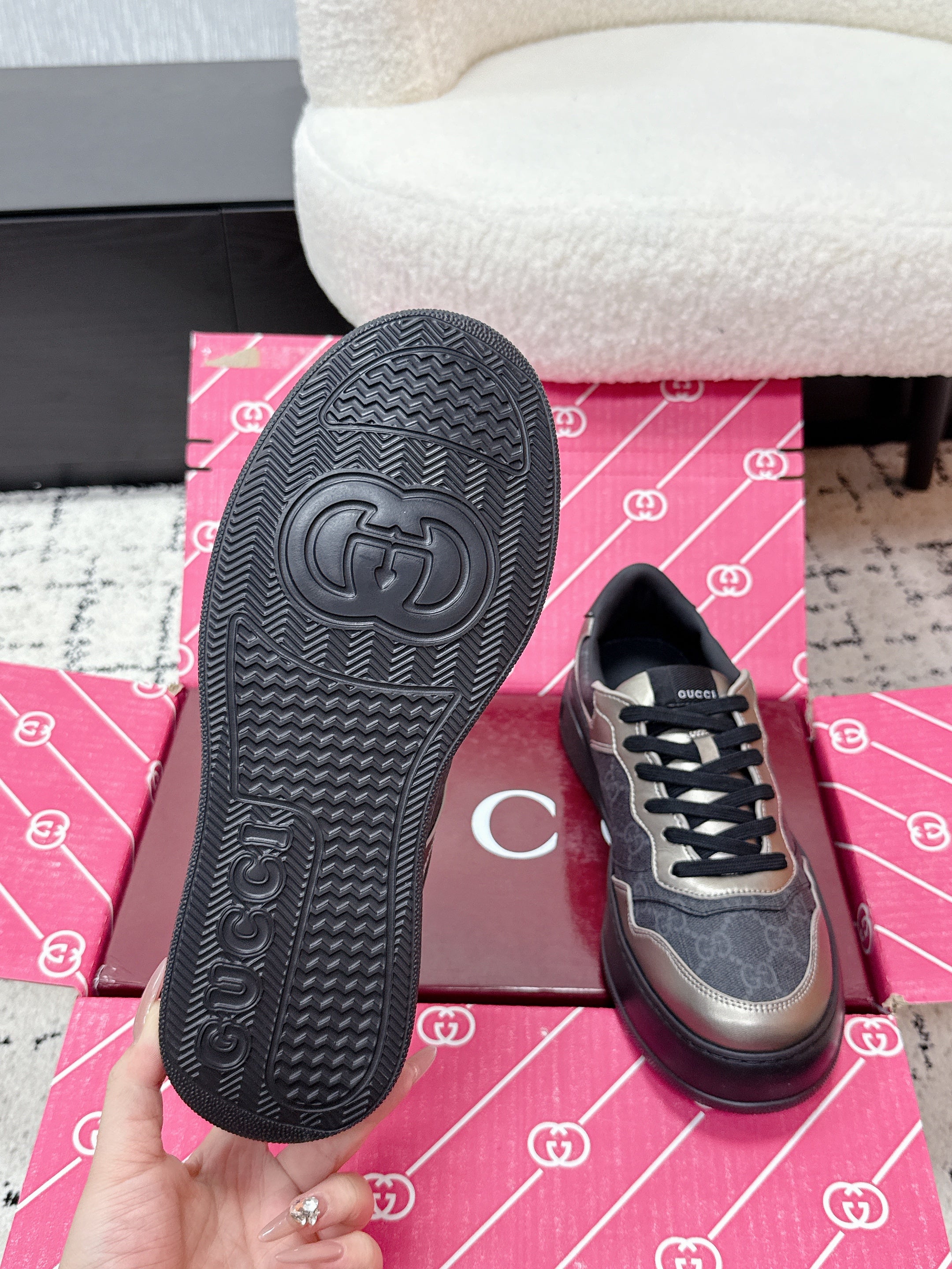 GG Men's Chunky Sneaker Gold Black Leather Canvas 617505