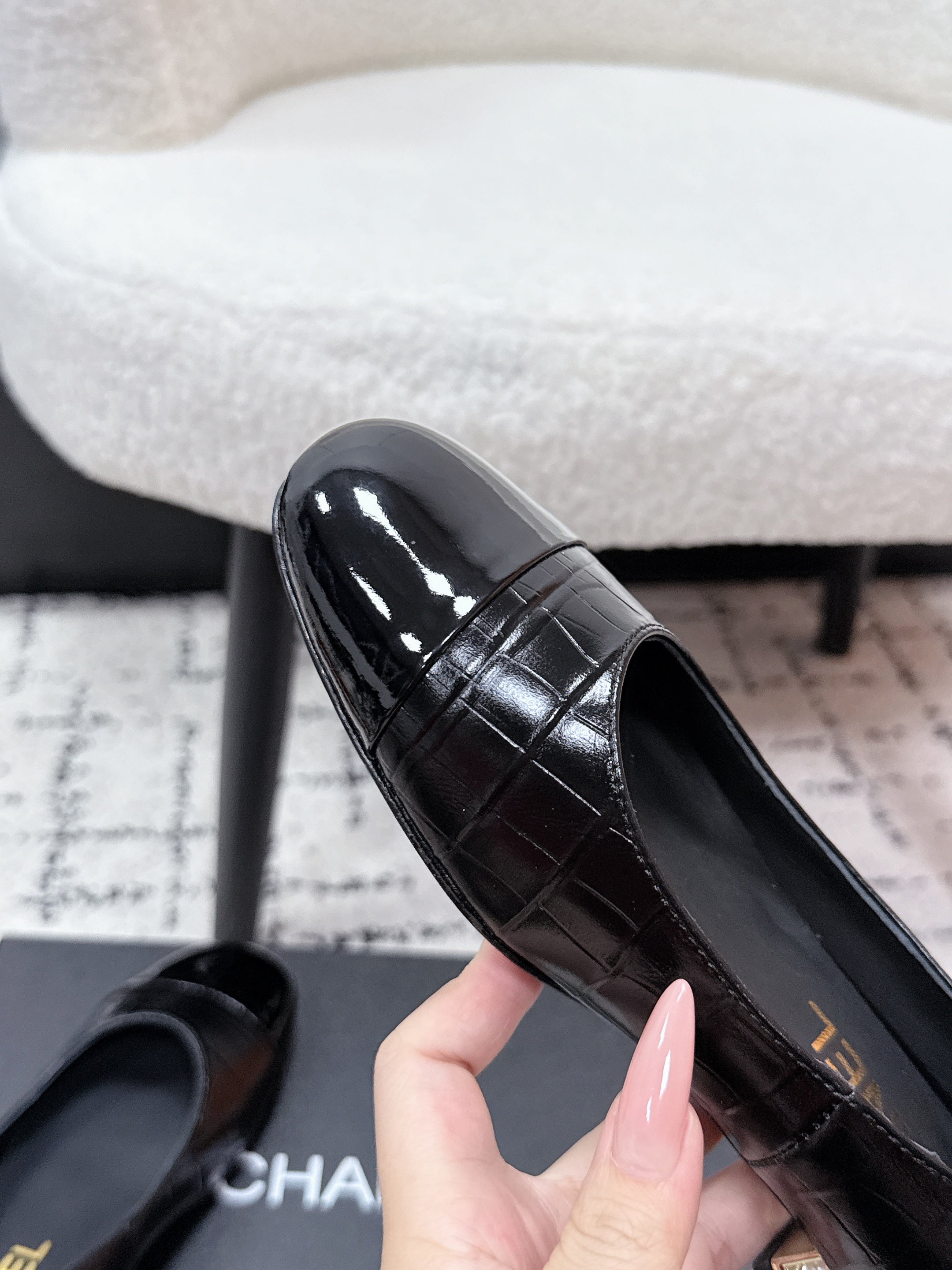 CC SS26 Ballet Flat Black Crocodile Embossed Patent Calfskin 679028