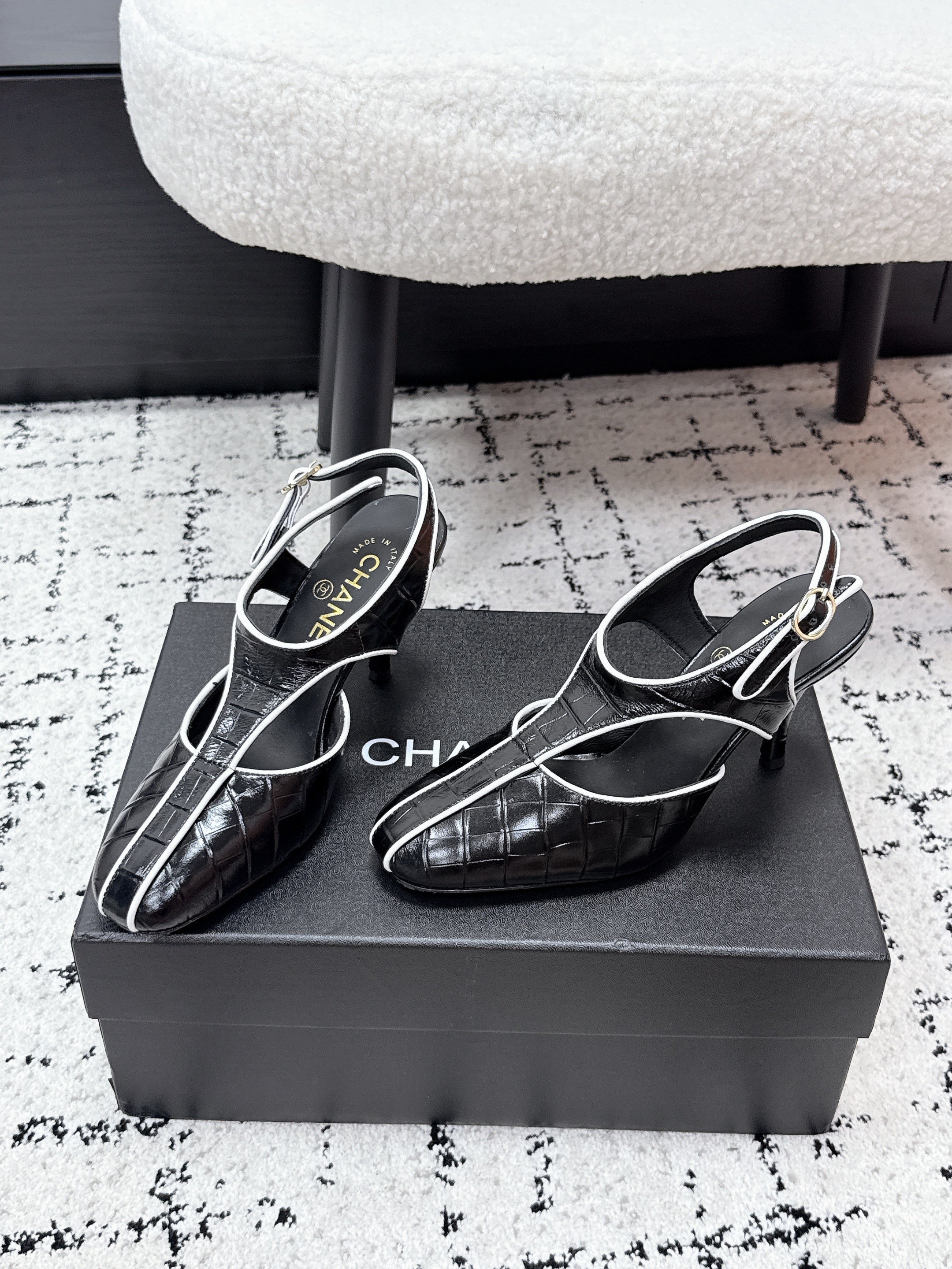CC SS26 Slingbacks 9.5cm Black White Crocodile Embossed Patent Calfskin 679034