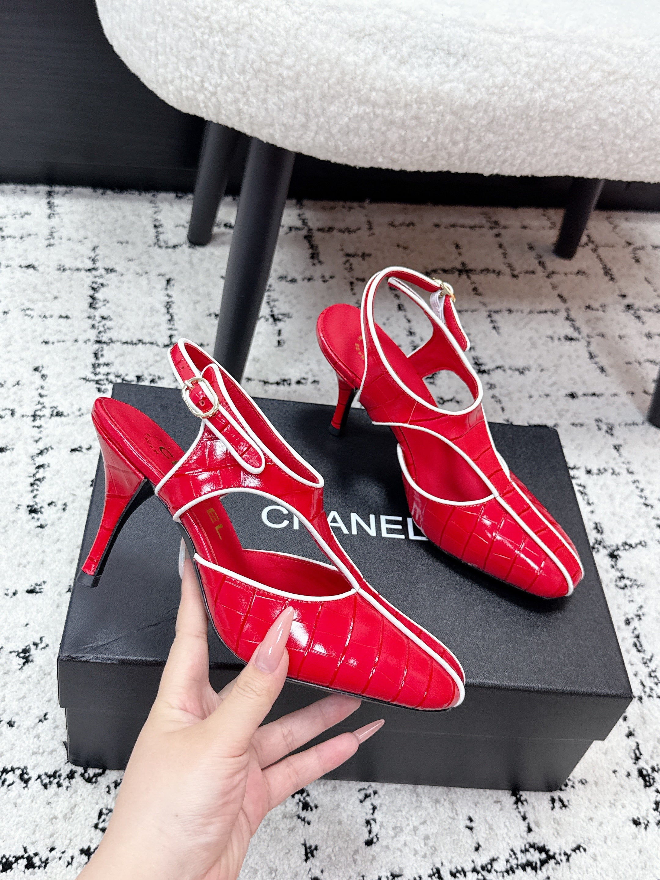 CC SS26 Slingbacks 9.5cm Red White Crocodile Embossed Patent Calfskin 679035