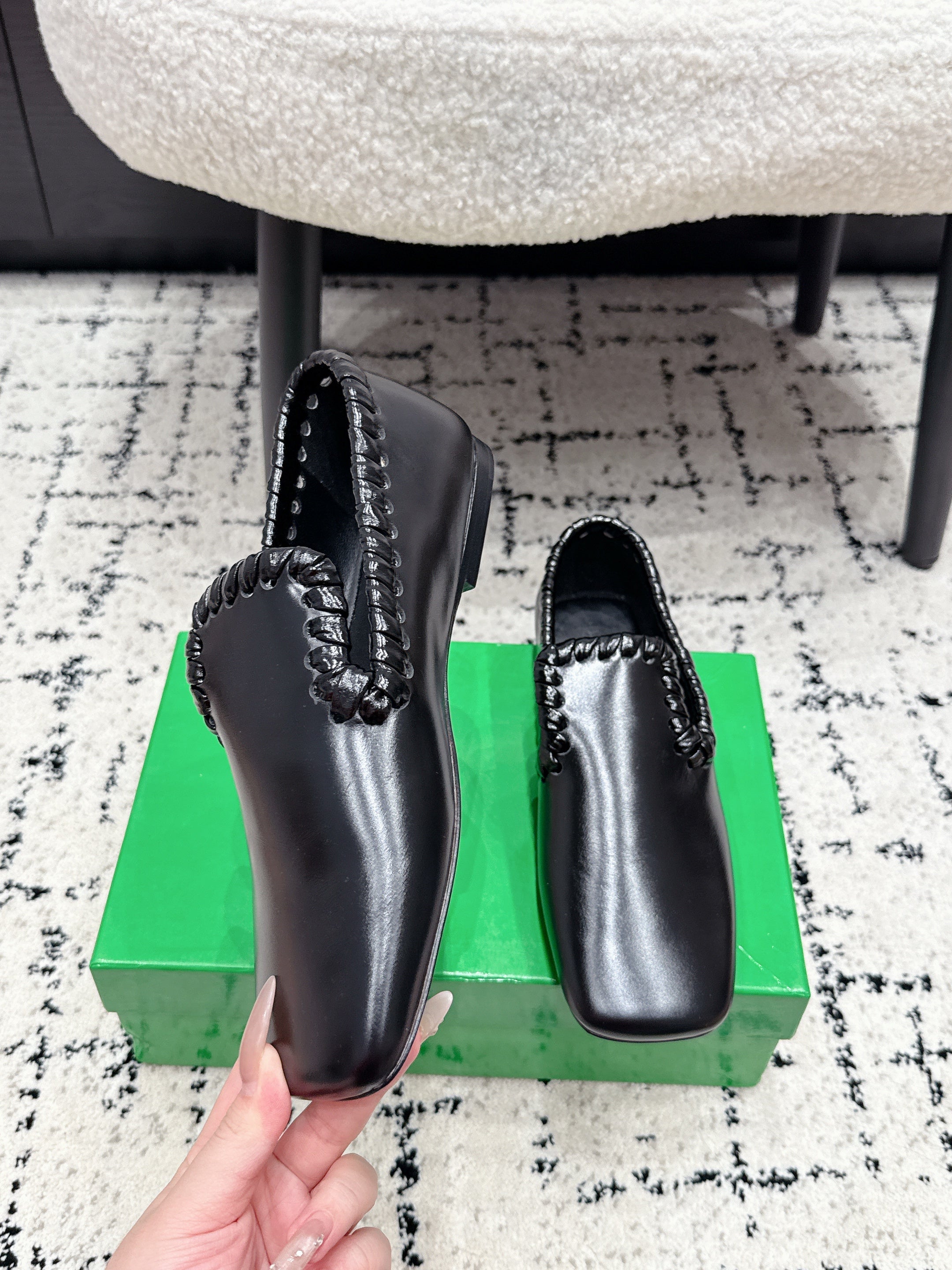 BV Sabato Loafers Flat Black Glossy Leather 769999
