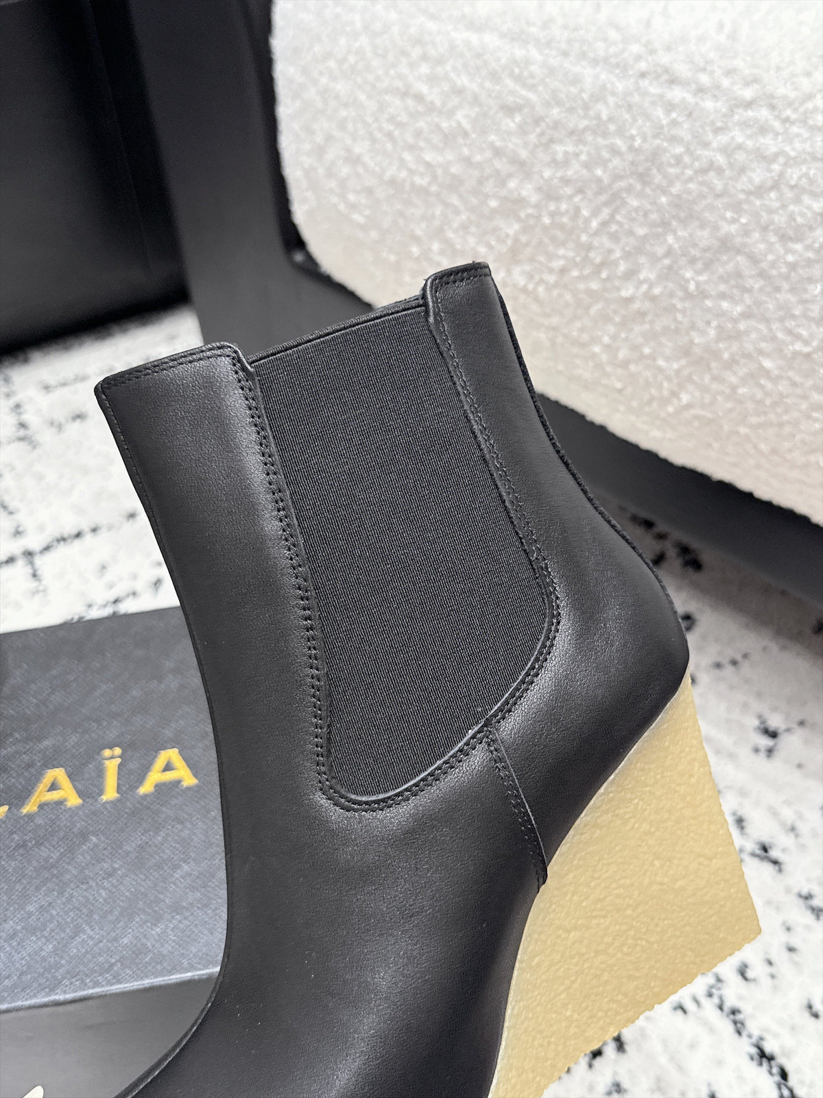 Alaia 26s Wedge Chelsea Boots 9cm Black Leather 194437