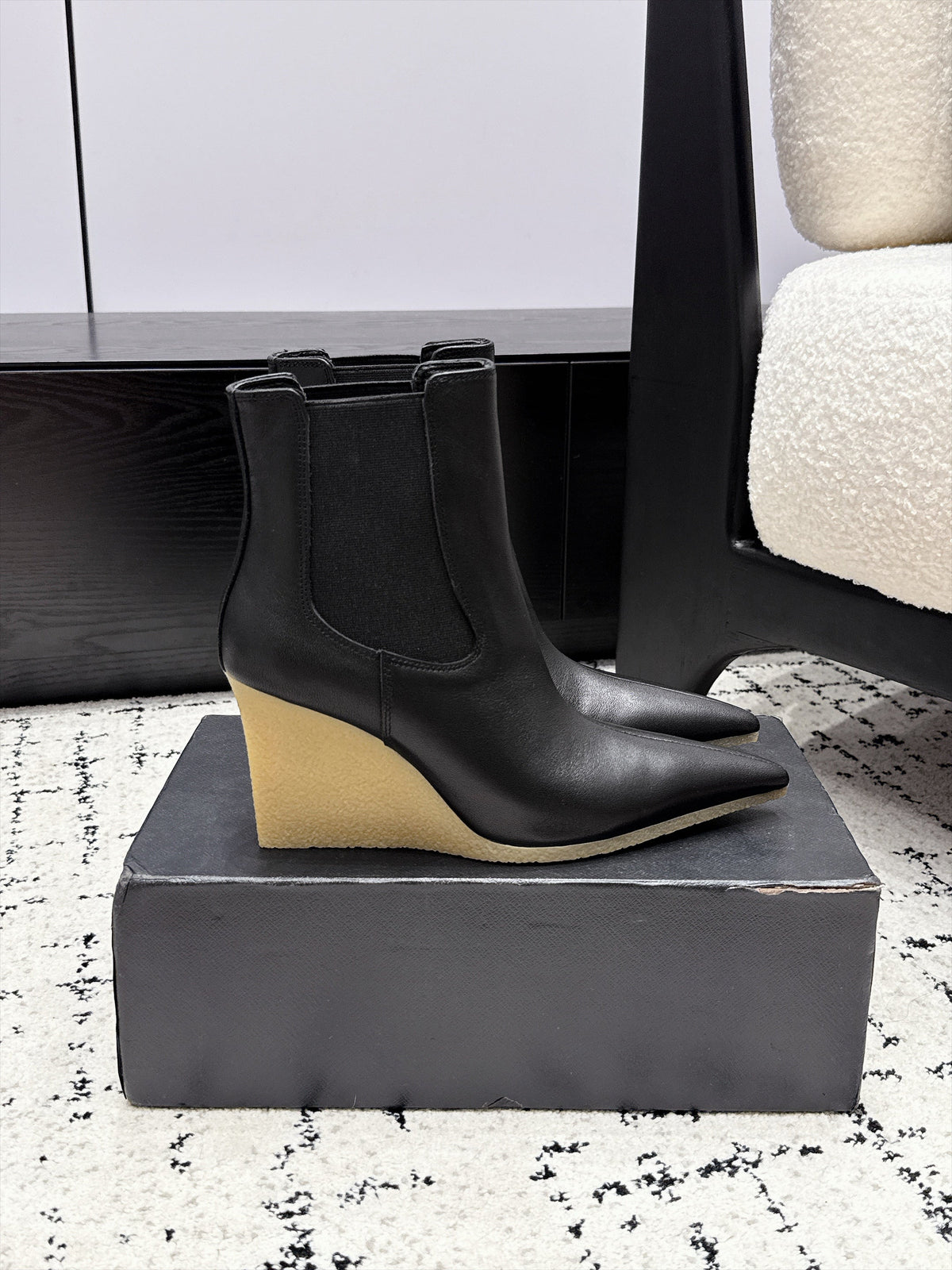 Alaia 26s Wedge Chelsea Boots 9cm Black Leather 194437