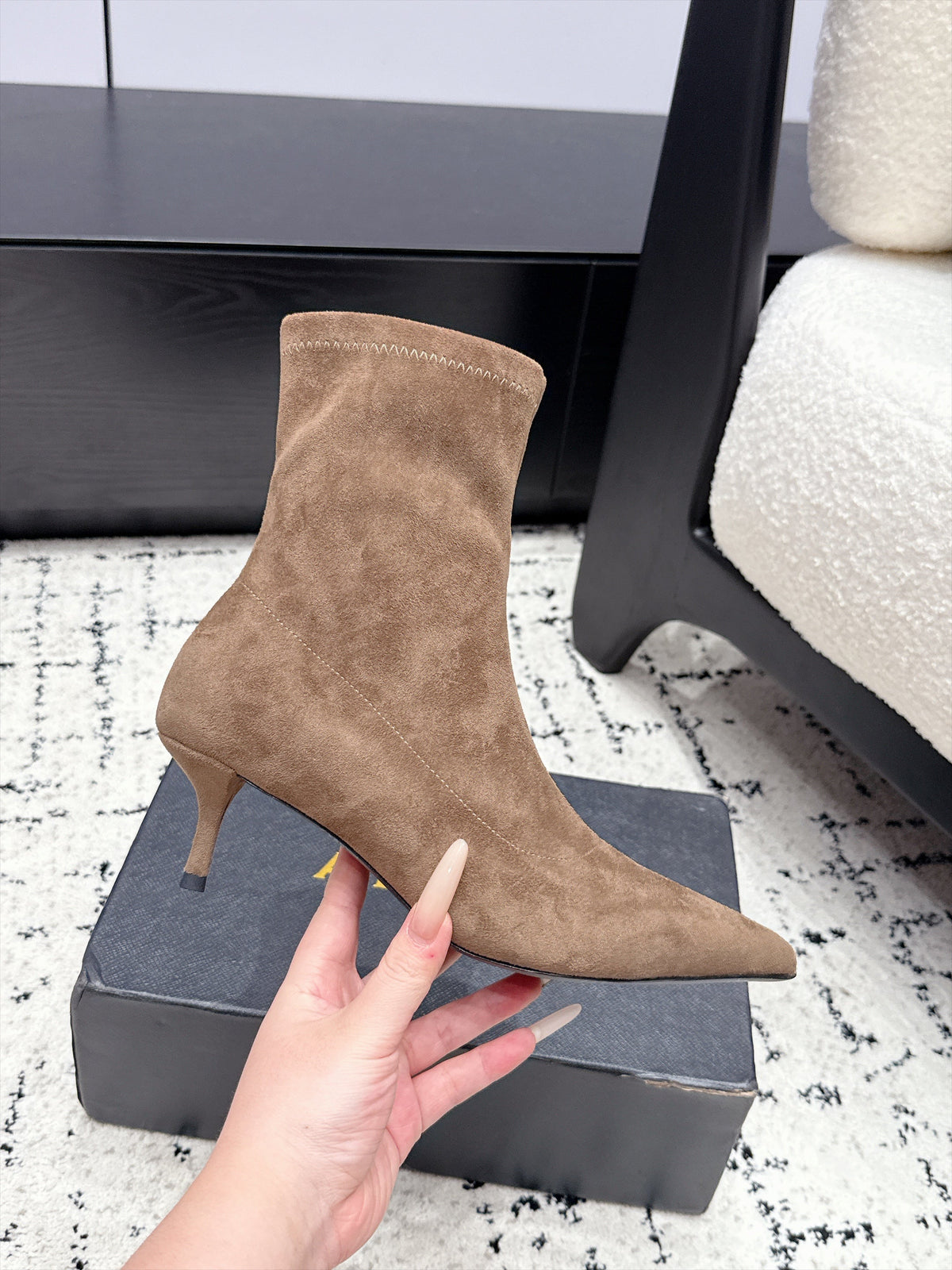 Alaia 26s Ankle Boots 5.5cm Beige Suede 194432