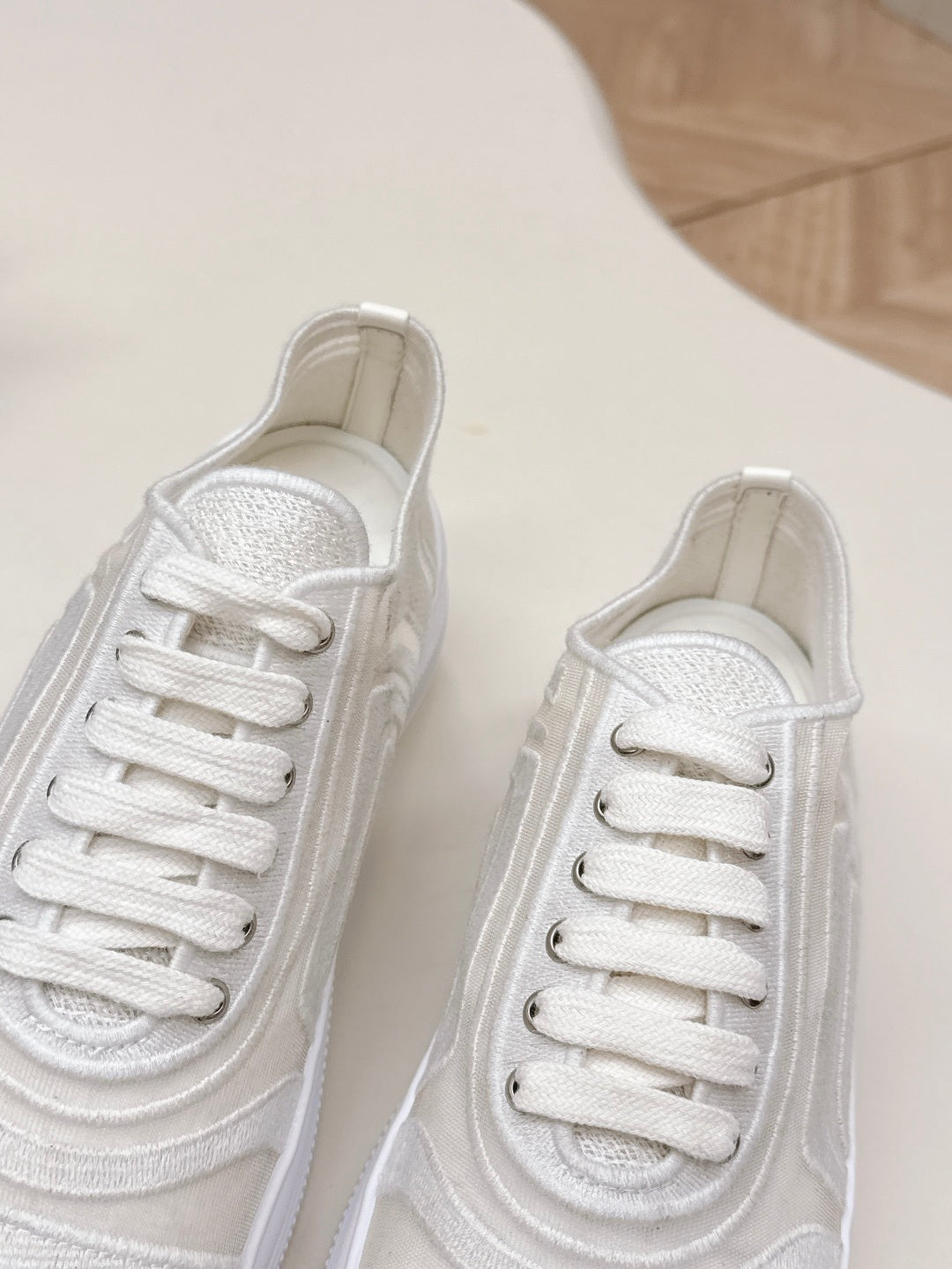 CC 26s Sneaker White Mesh Fiber 612014