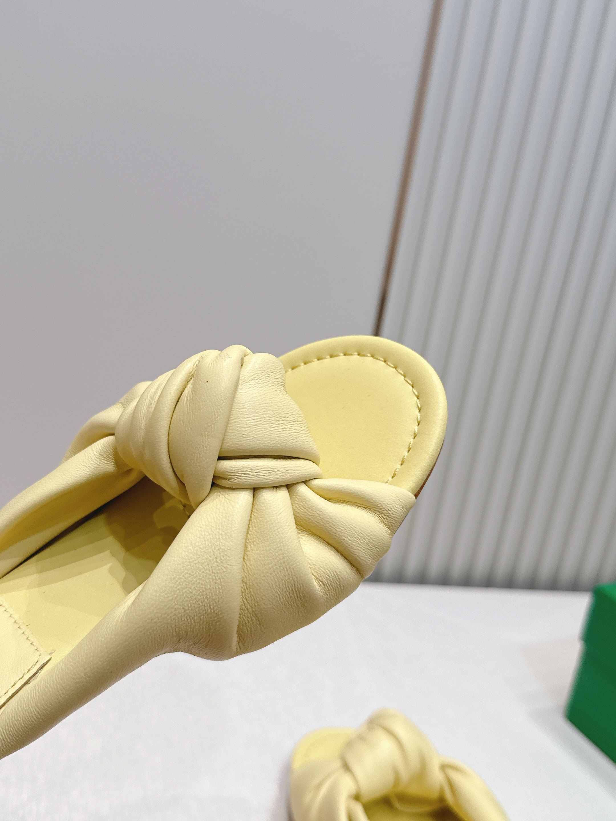 BV Maroon Knotted Slides 5.5cm Light Yellow Leather 798054