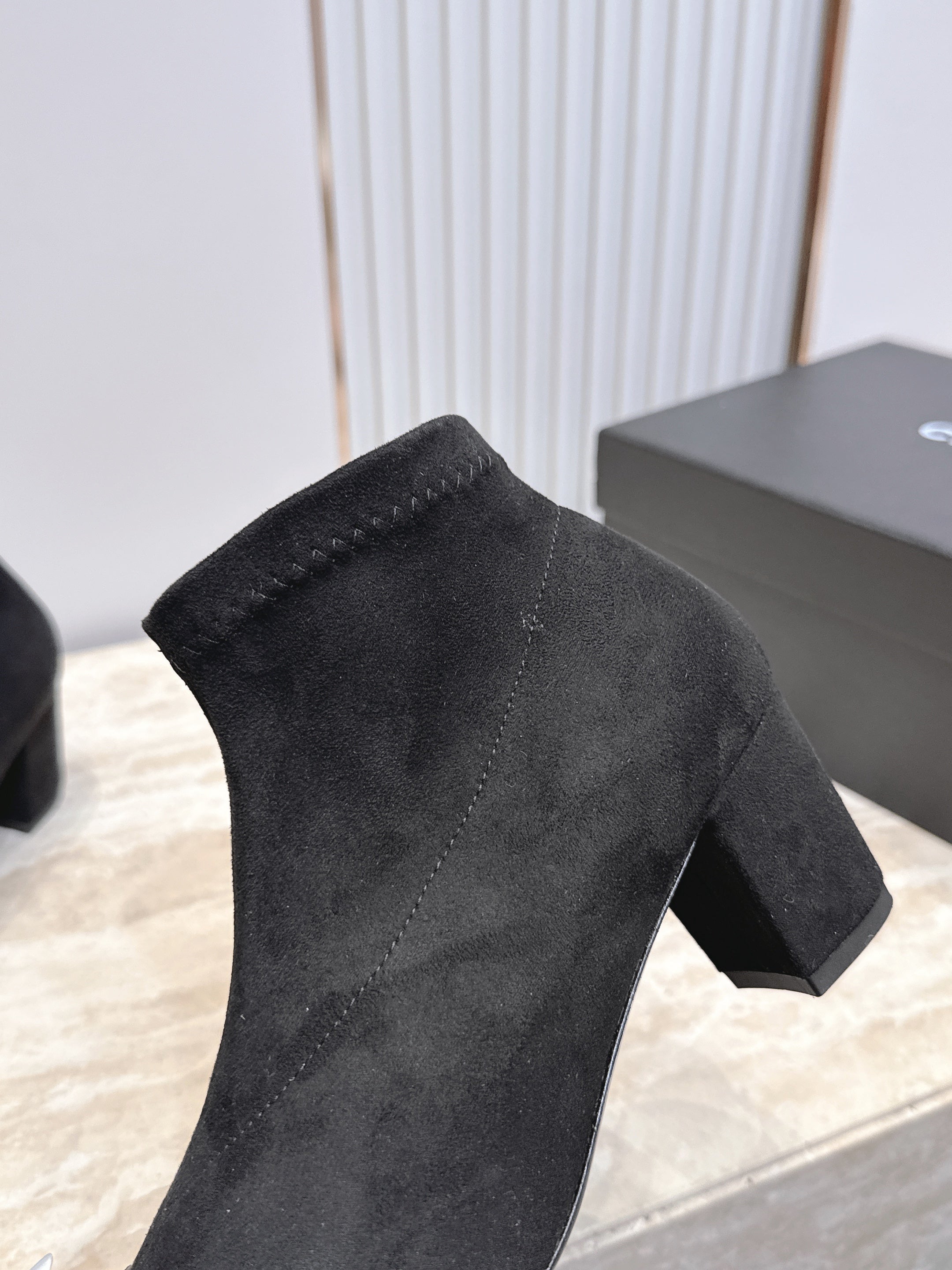 CC Suede Cap-Toe Ankle Boots Black Leather Suede 954085