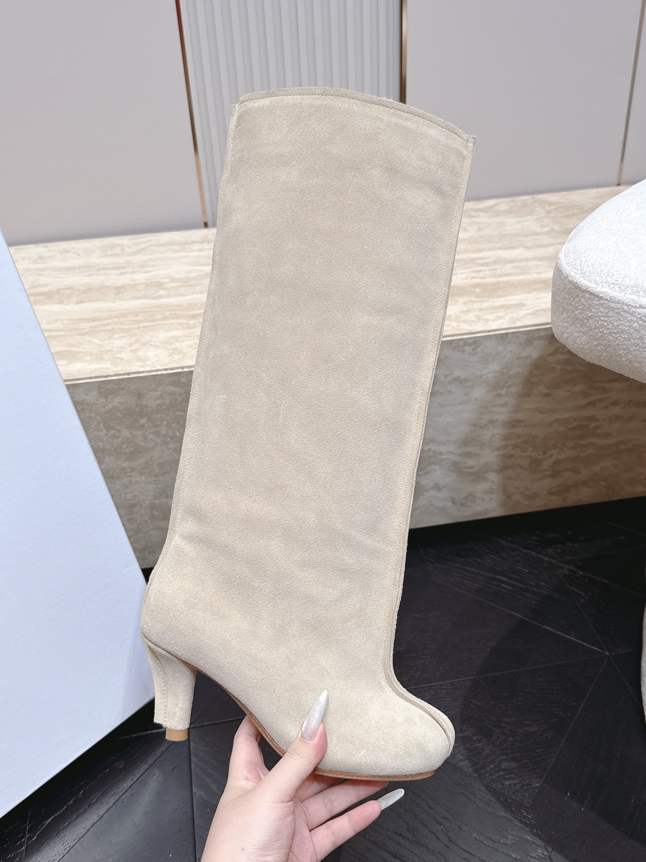 MM6 Anatomic Slip-on Boots 7cm Cream Suede 954407