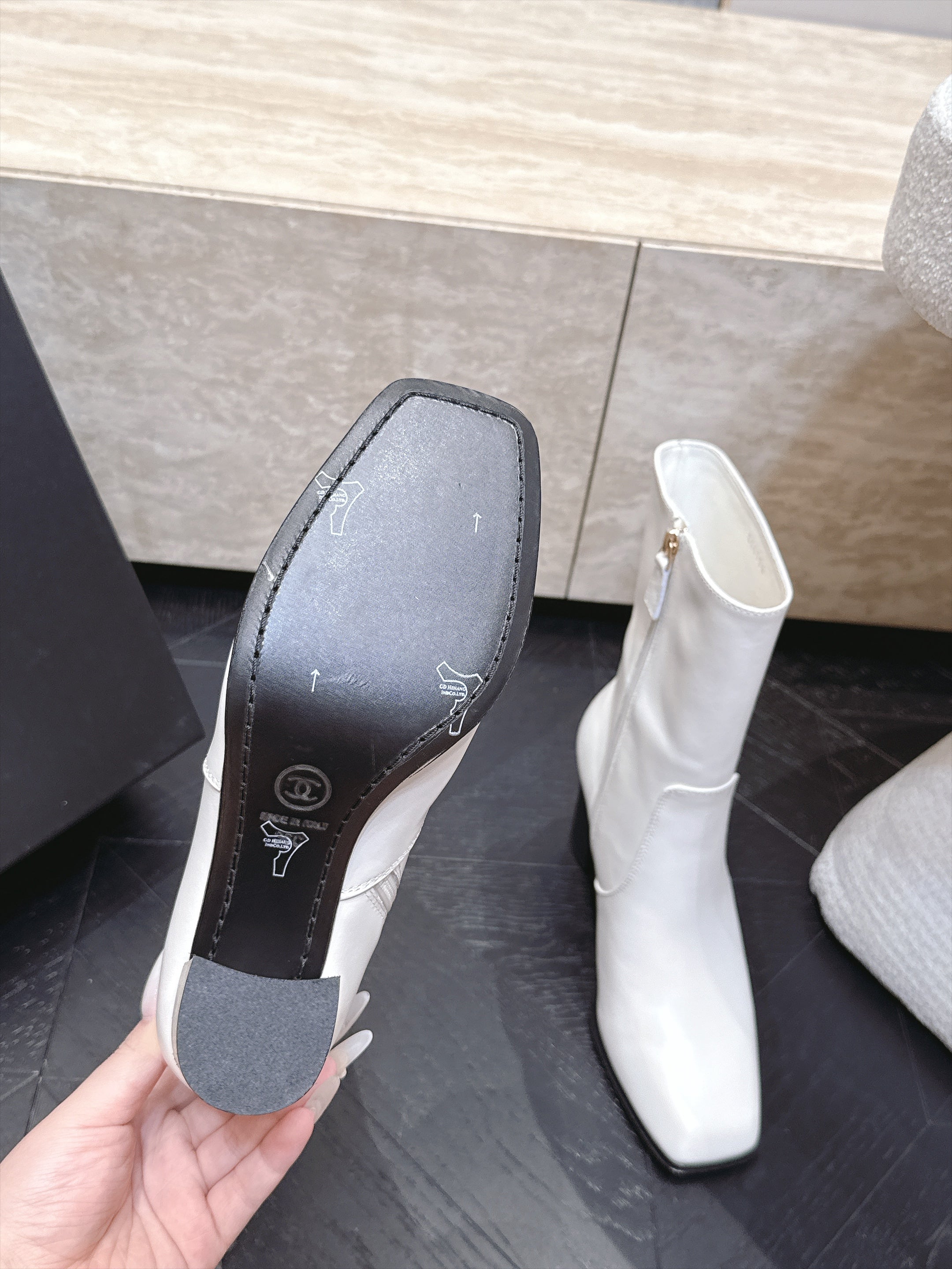 CC Autumn/Winter 2026 Ankle Boots 7cm White Calfskin 954125