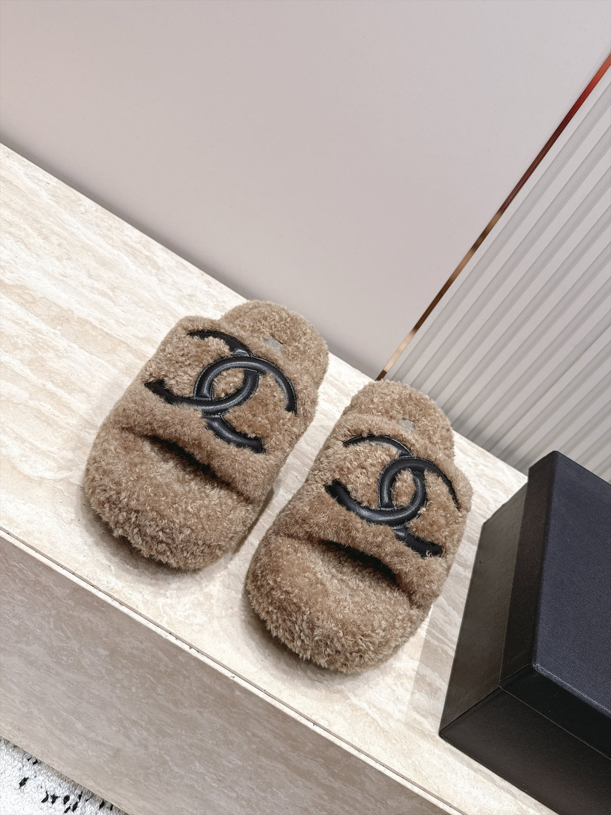 CC 26s Shearling Platform Slides Brown Black 121572