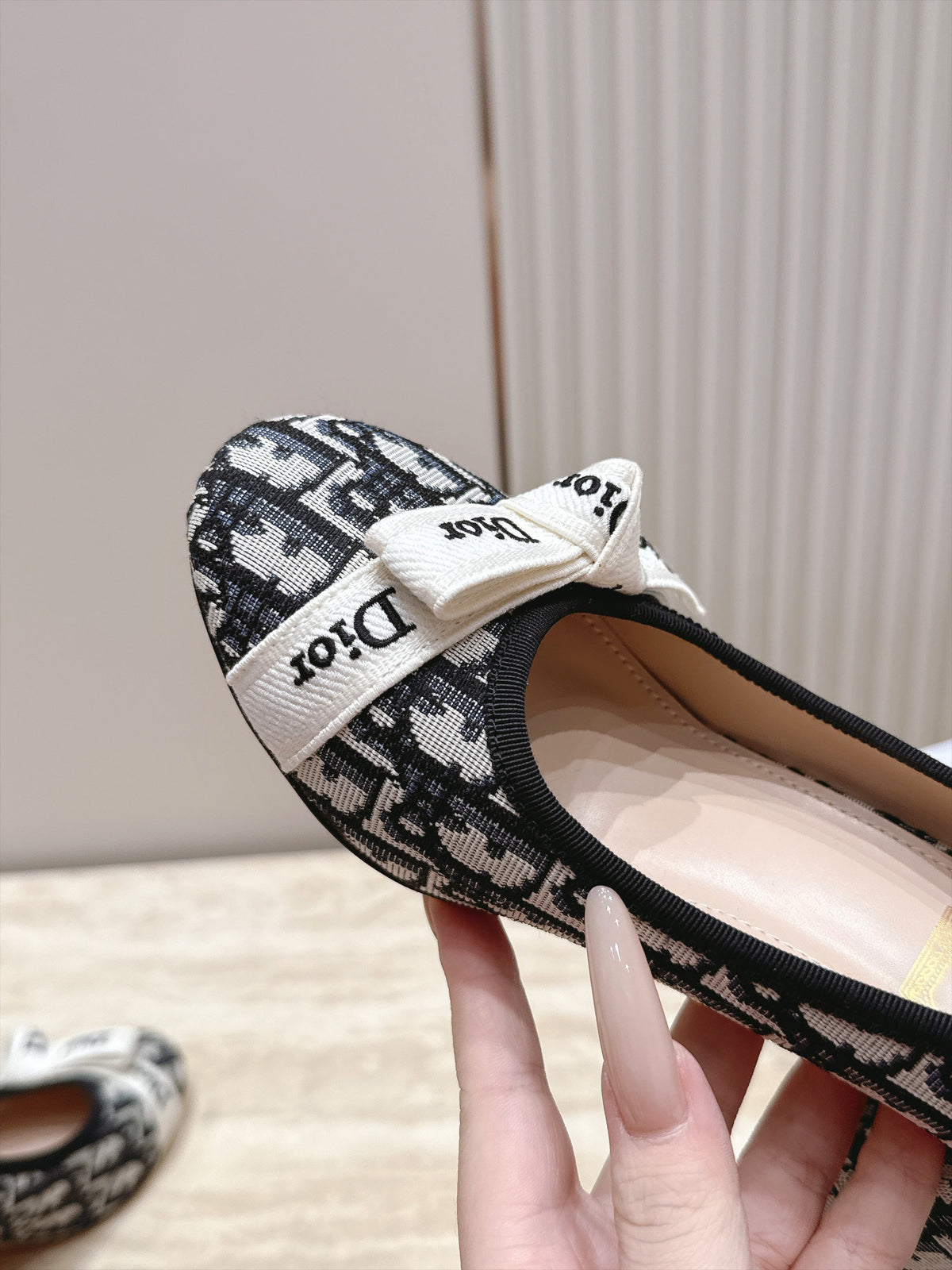 CD 26s Block Heel Pumps 7cm White Black Oblique Canvas 121648