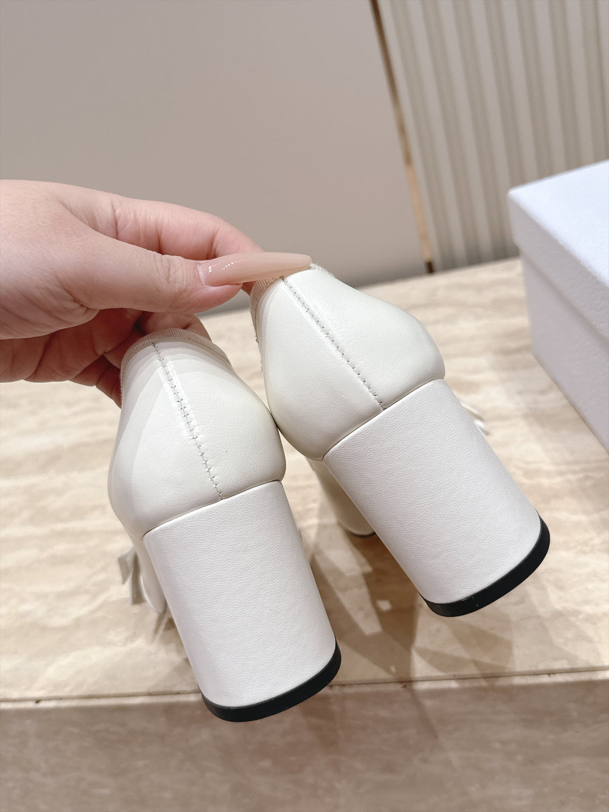 CD 26s Block Heel Pumps 7cm Off White Leather 121650
