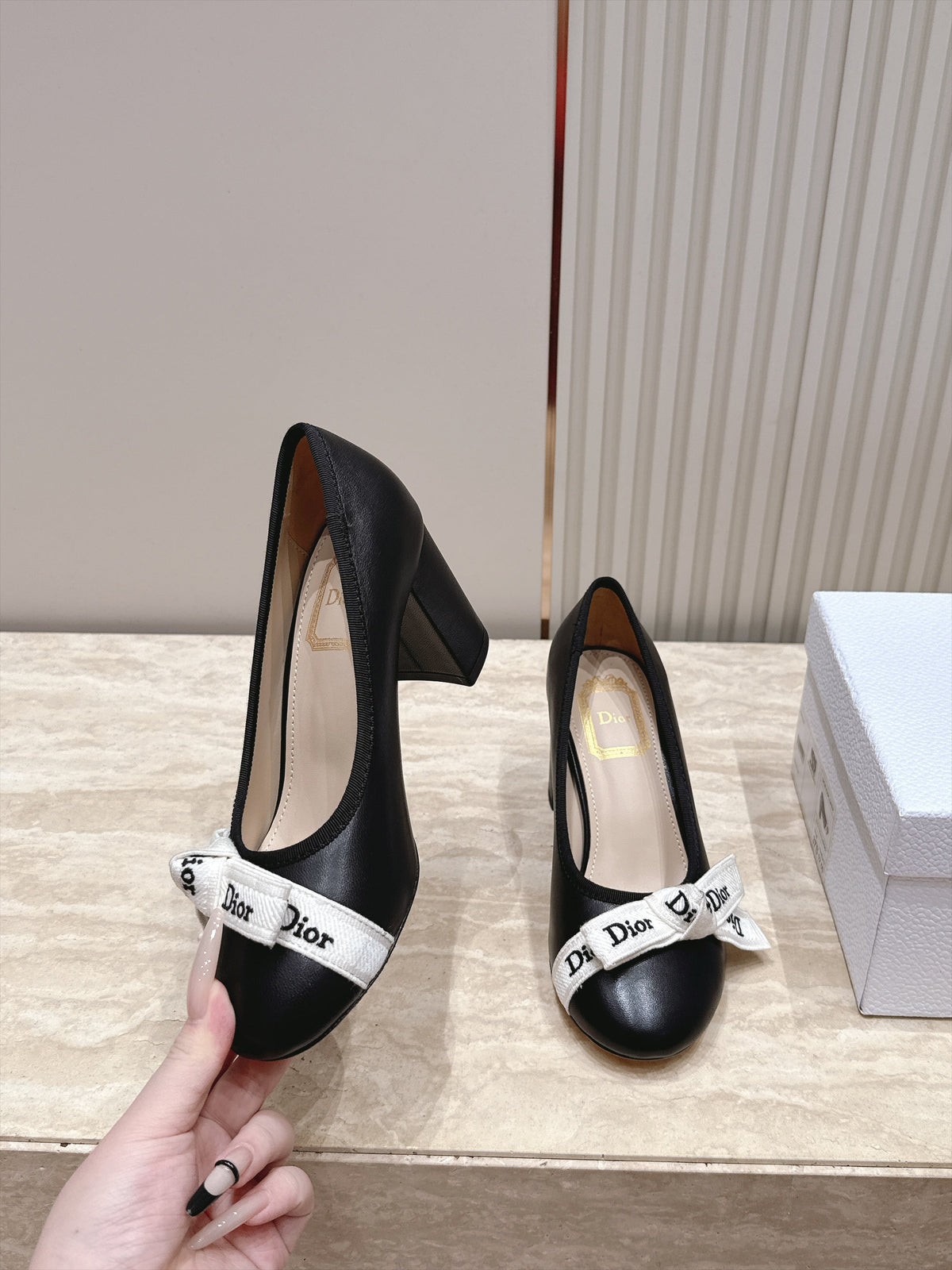 CD 26s Block Heel Pumps 7cm Black Leather 121652