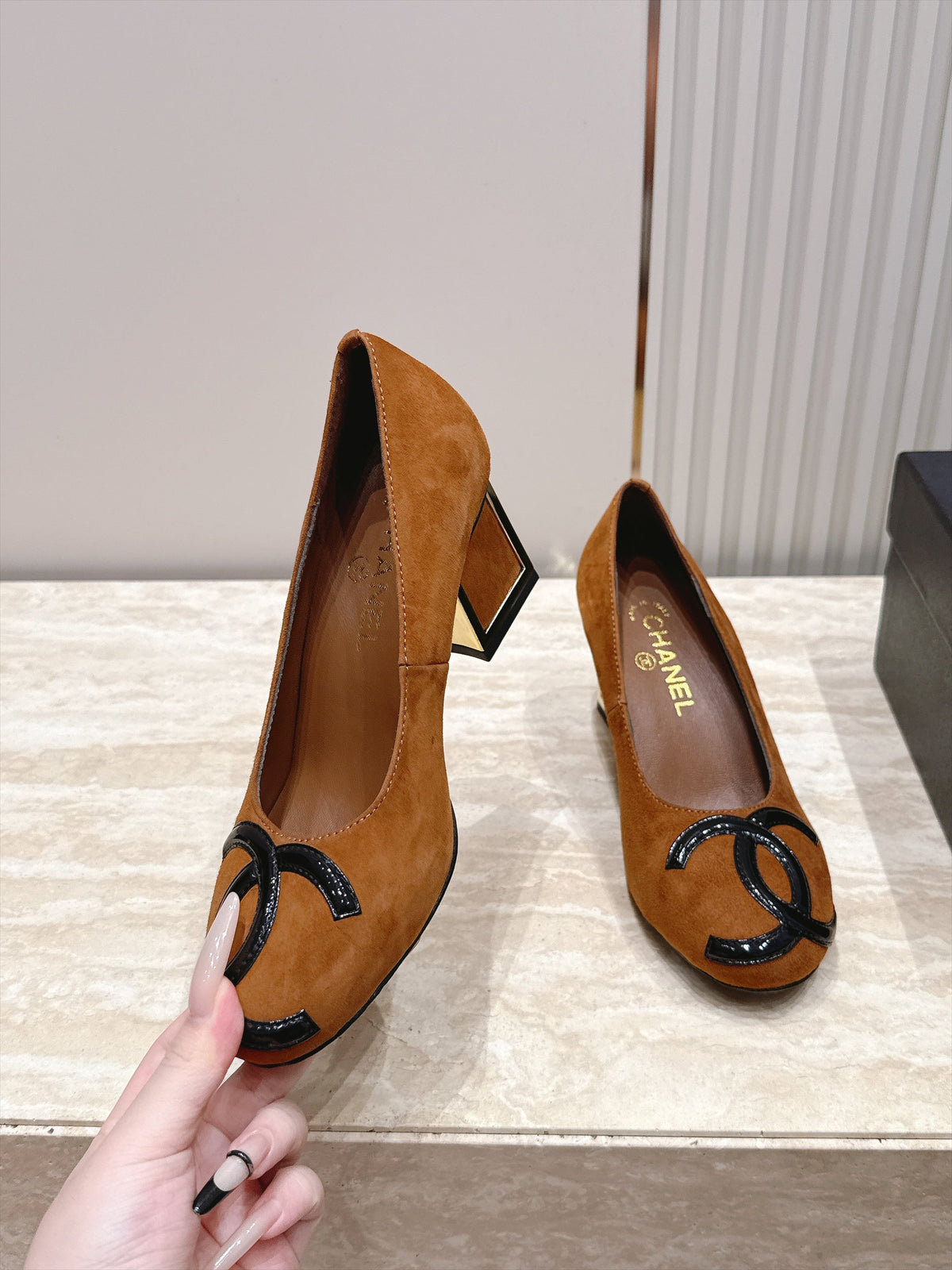 CC 26s Block Heel Pumps 6cm Brown Suede 121622