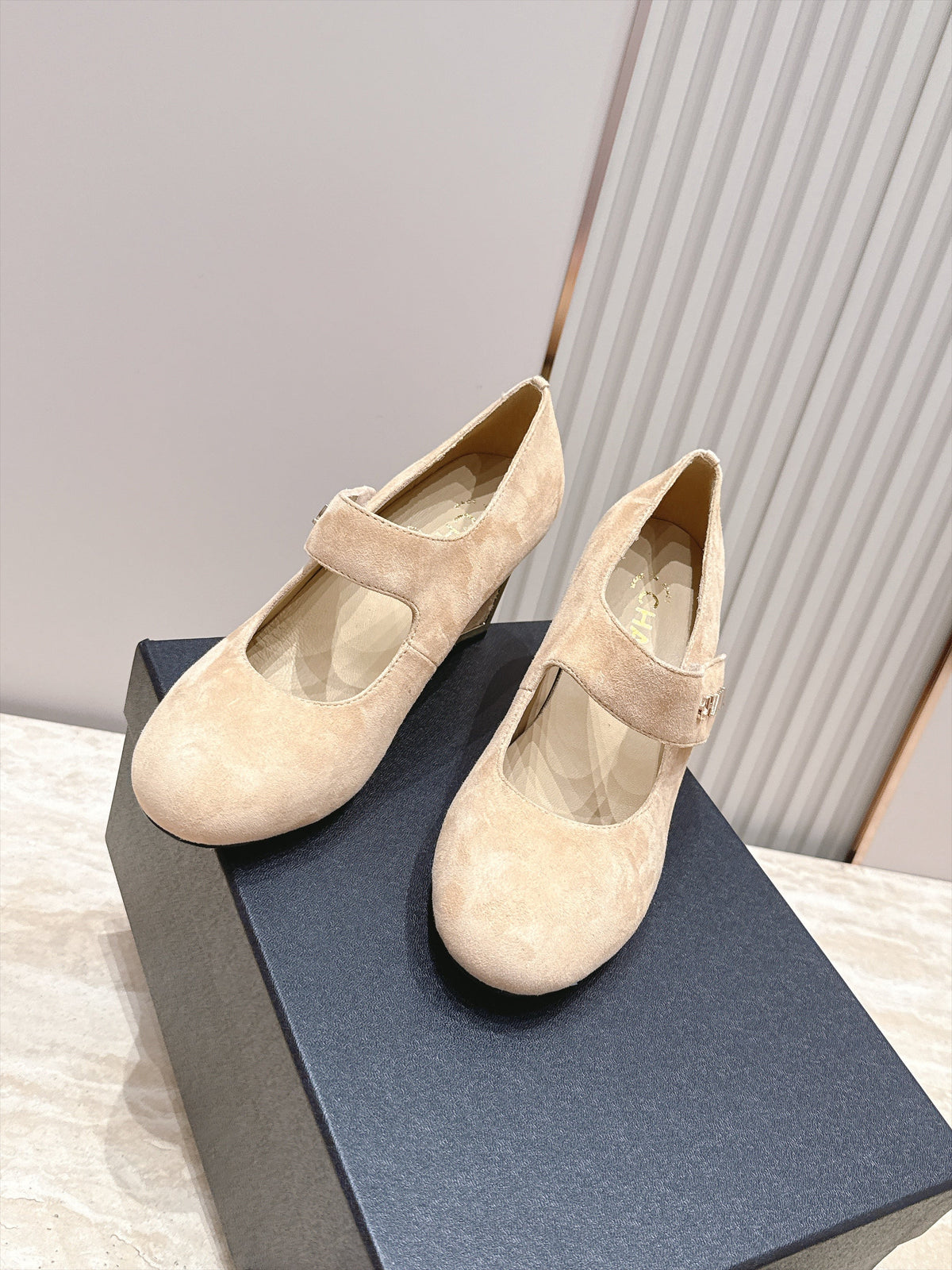 CC 26s Mary Jane Pumps 6cm Beige Suede 121621