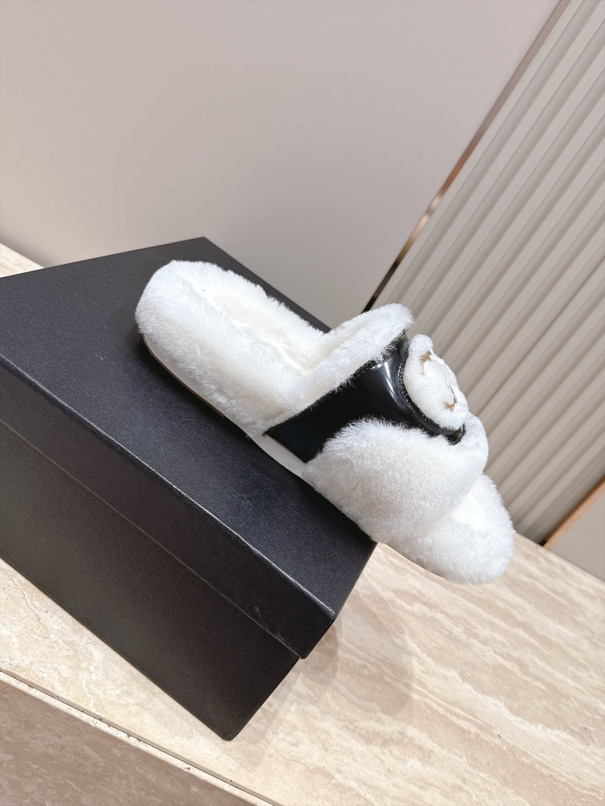 CC 26s Shearling Slides 2cm White Fur 121625