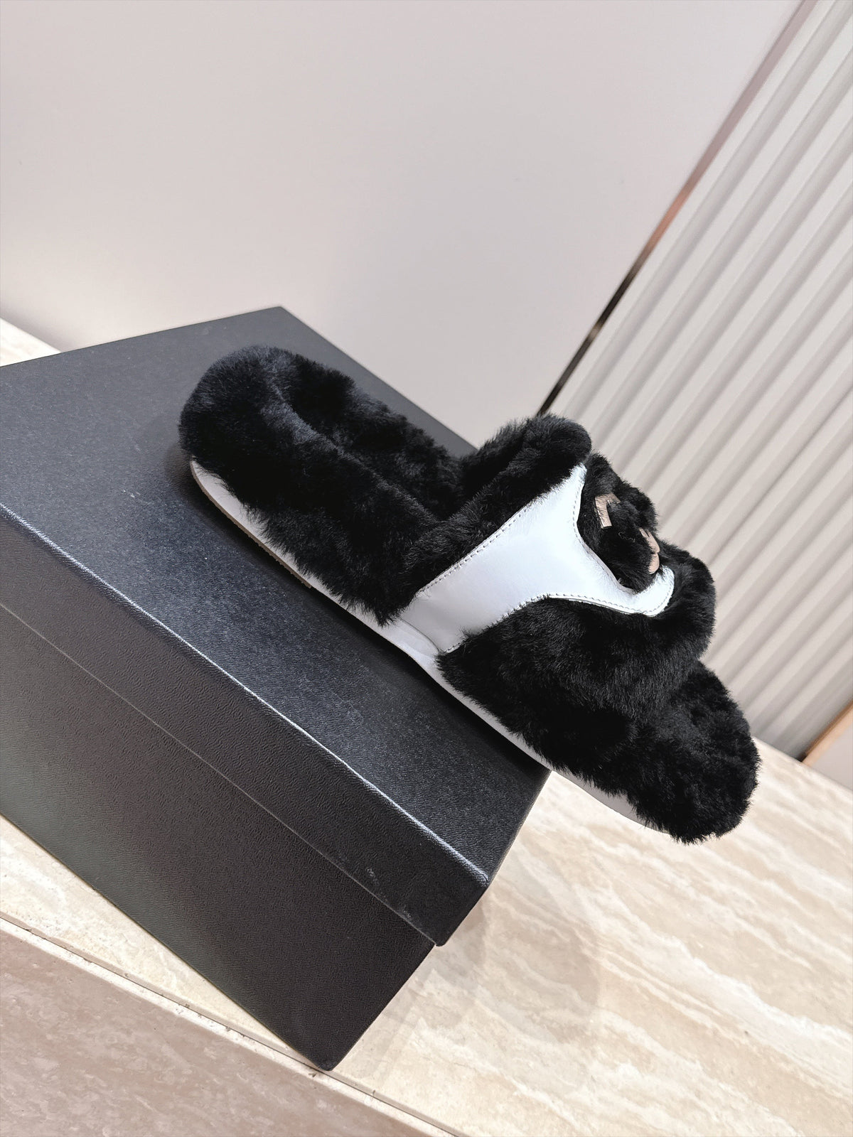CC 26s Shearling Slides 2cm Black Fur 121627