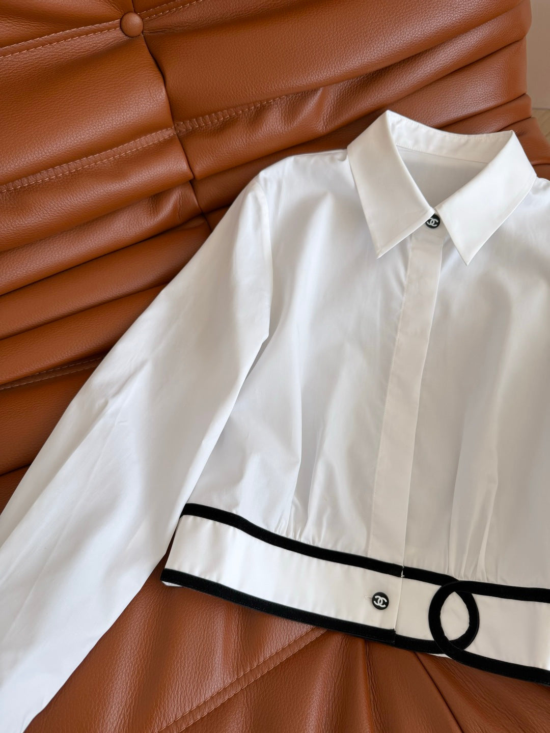 CC 26s Shirt With Double C Velvet Ribbon Trim Cotton 424350